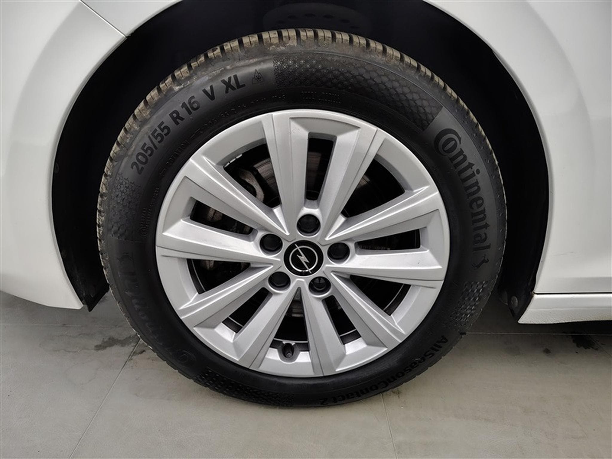Opel Astra 1.5 Turbo D Edition Navi / Led / PDC av+ar (2023) - Foto 6