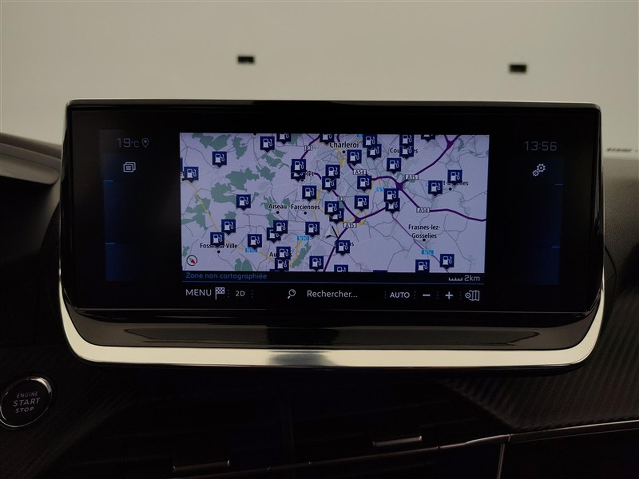 Peugeot 2008 1.2 PureTech CAMERA / CARPLAY (2020) - Photo 11