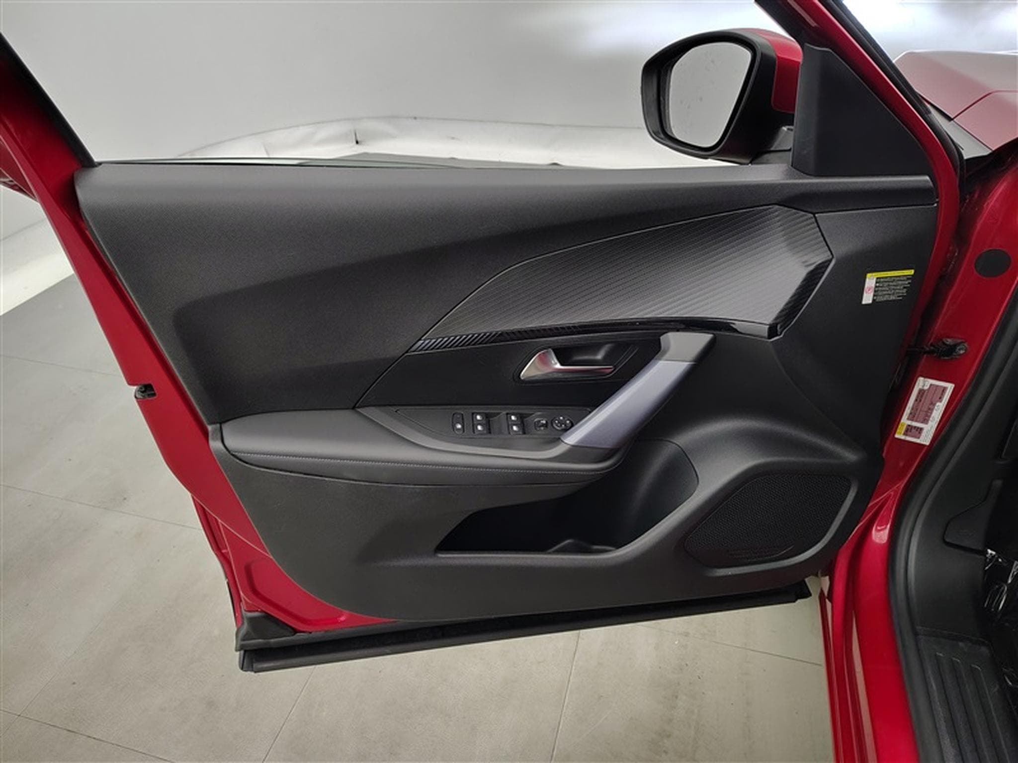Peugeot 2008 1.2 PureTech CAMERA / CARPLAY (2020) - Photo 17