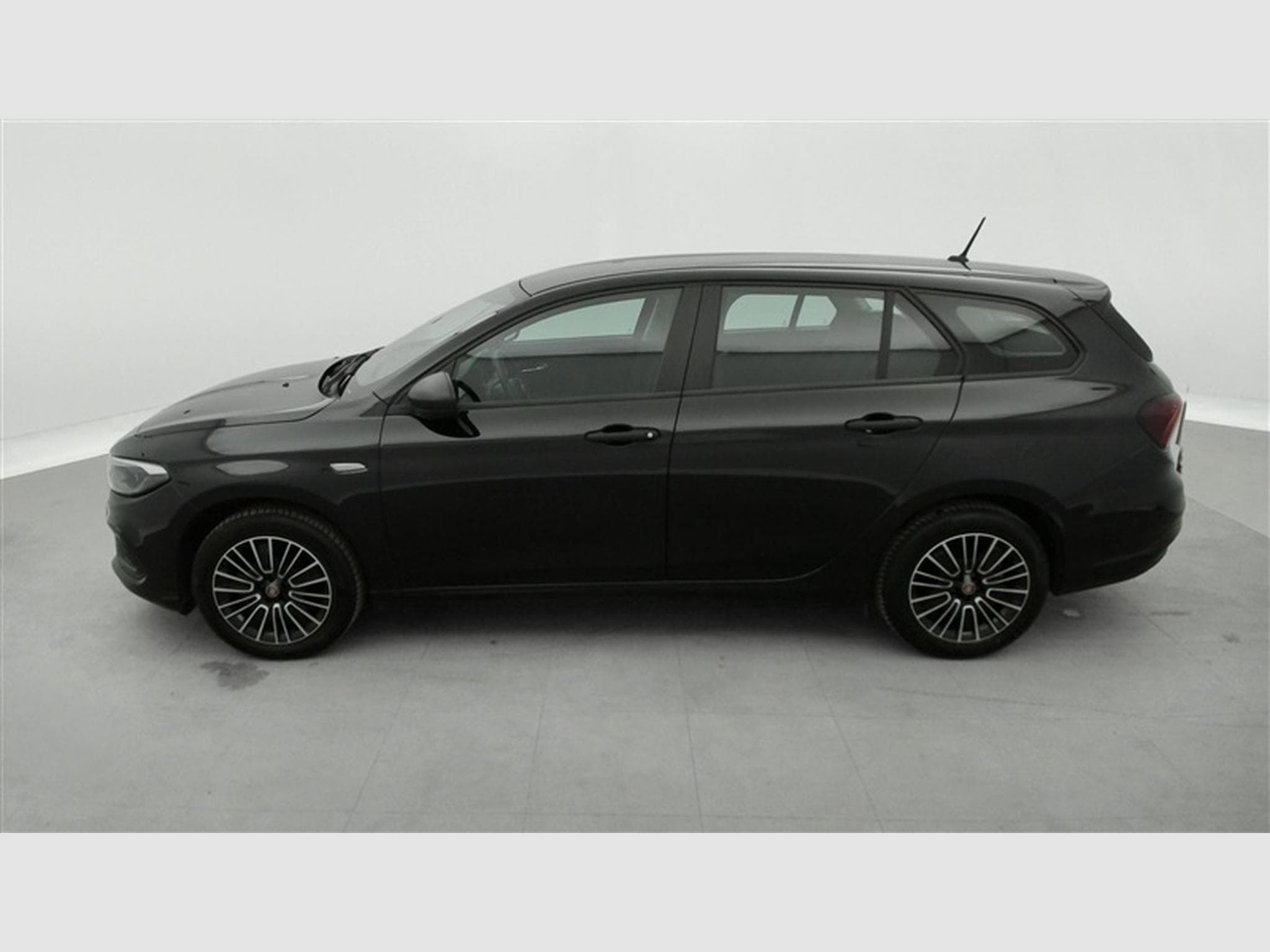 Fiat Tipo StationWagon 1.0 T FireFly City Life NAVI/CARPLAY / JA 16" (2023) - Photo 2