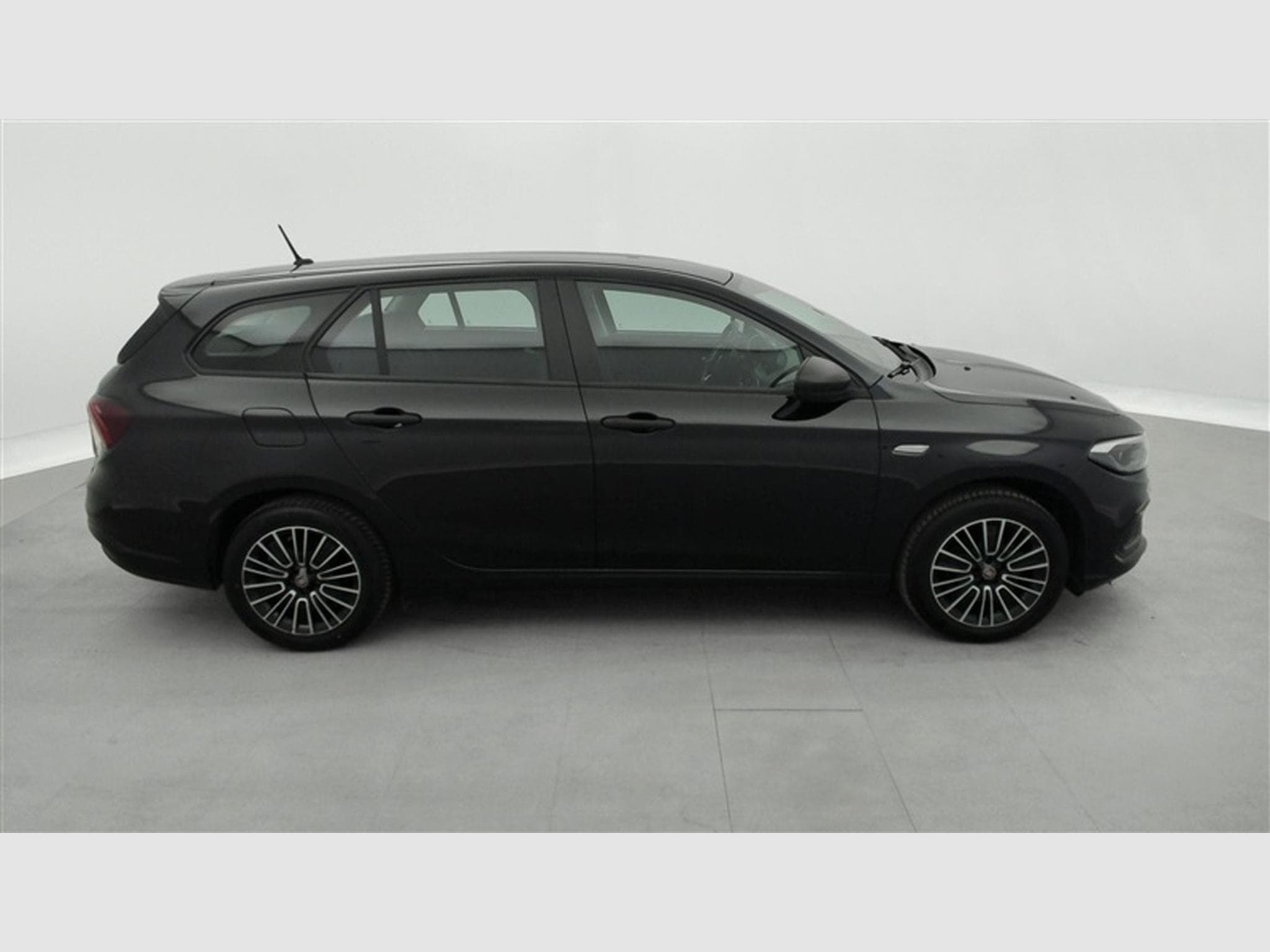 Fiat Tipo StationWagon 1.0 T FireFly City Life NAVI/CARPLAY / JA 16" (2023) - Photo 22