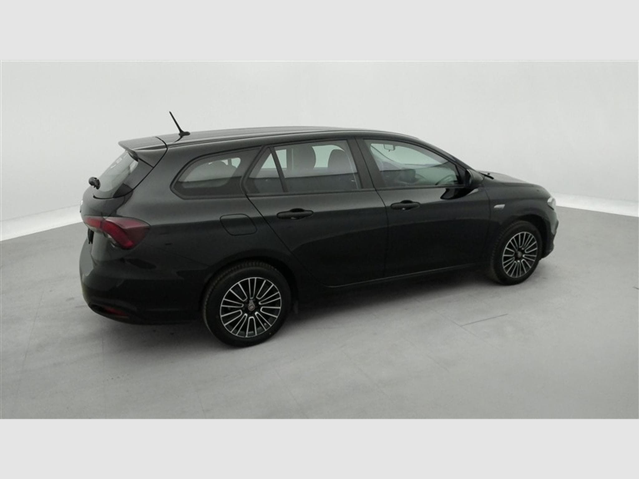 Fiat Tipo StationWagon 1.0 T FireFly City Life NAVI/CARPLAY / JA 16" (2023) - Photo 23