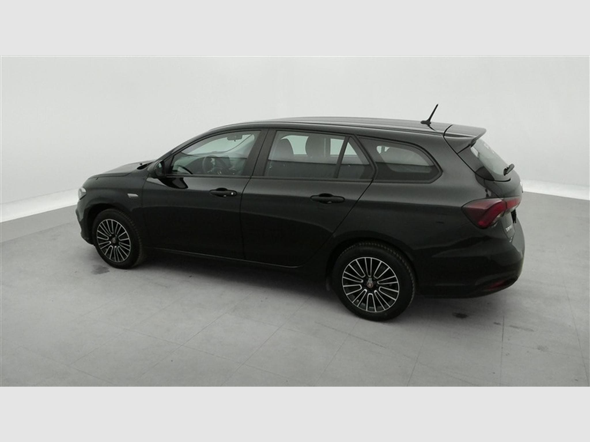 Fiat Tipo StationWagon 1.0 T FireFly City Life NAVI/CARPLAY / JA 16" (2023) - Photo 25