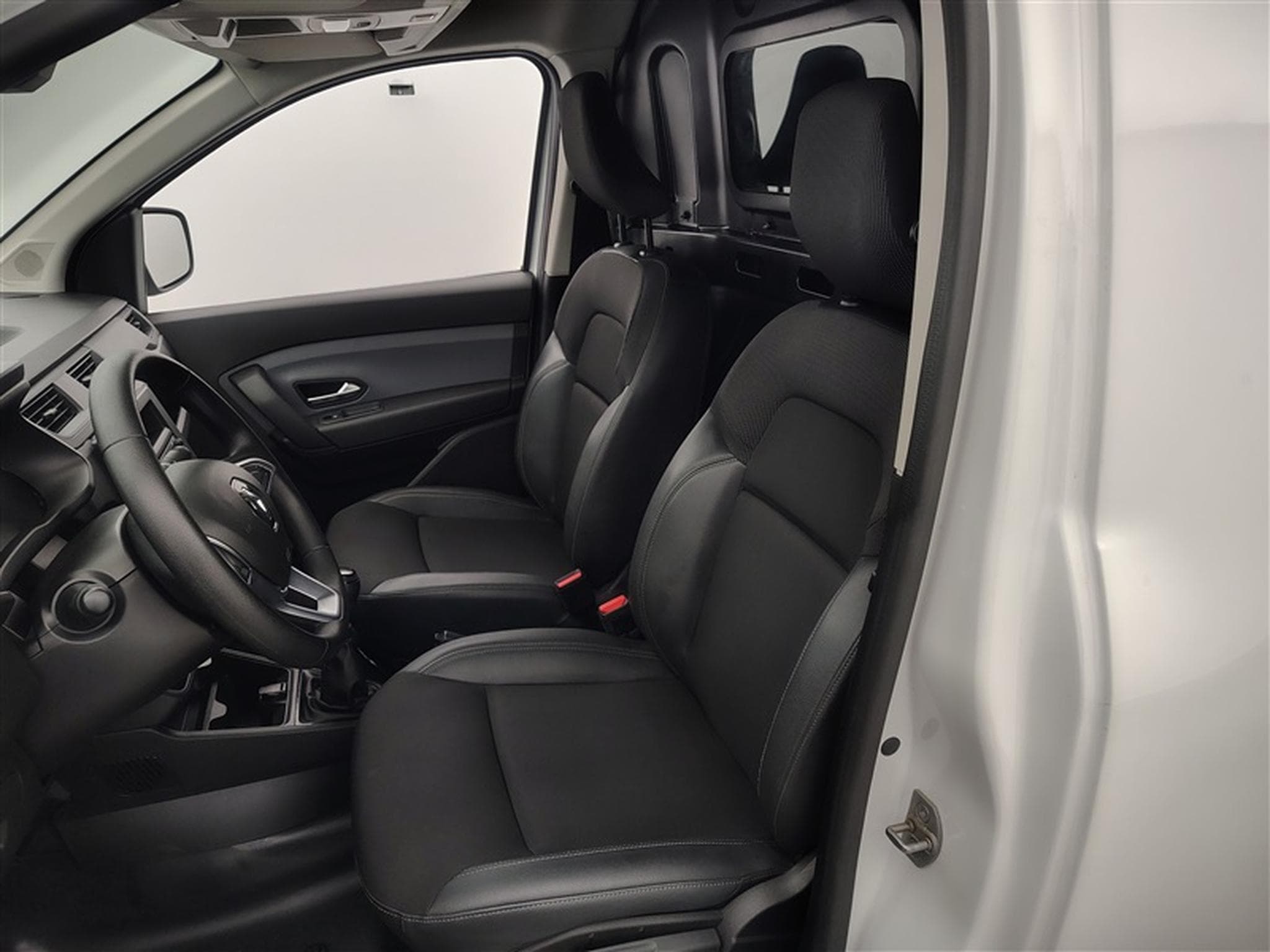 Renault Express 1.5 Blue dCi CLIM / BLUETOOTH / PDC (2022) - Photo 13