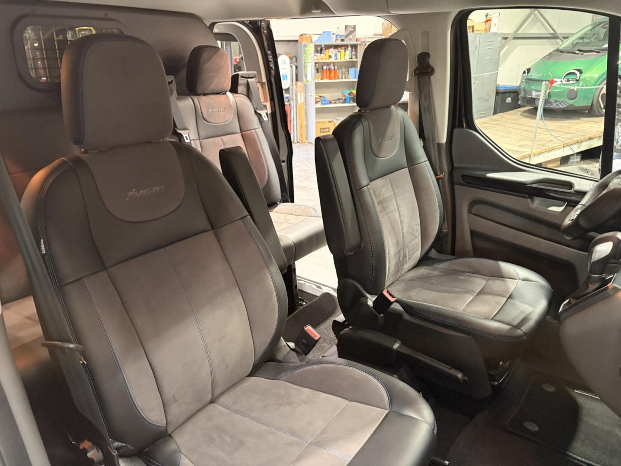 Ford Transit MS-RT 2.0 Double cabine 170HP (2023) - Photo 13