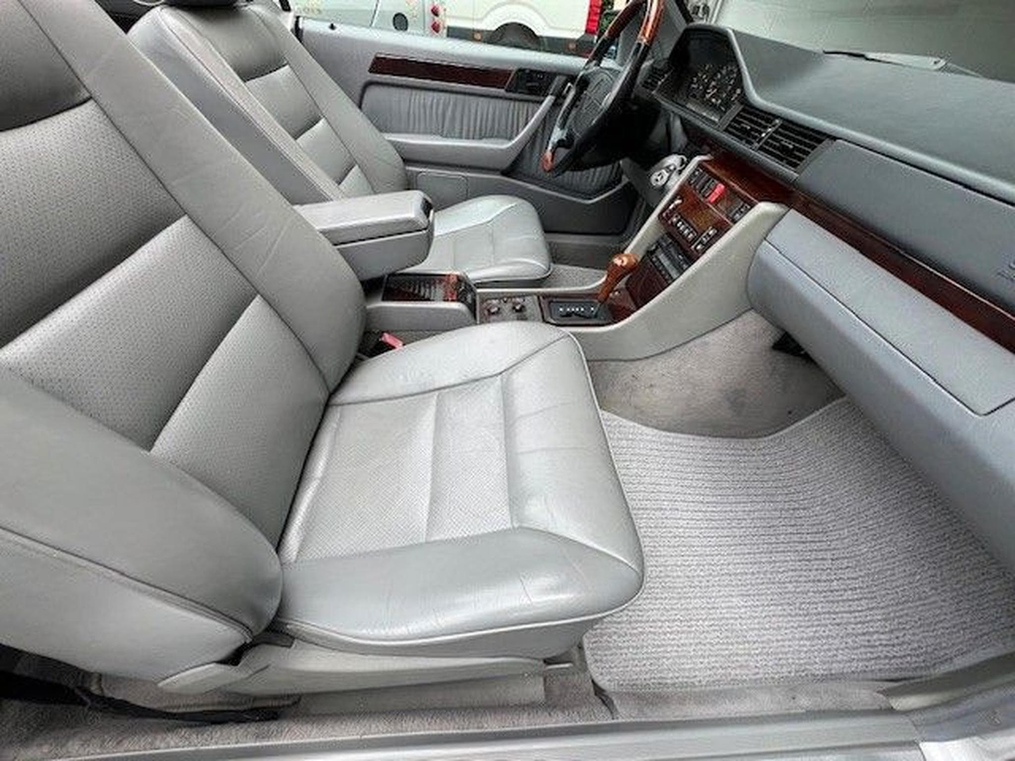 Mercedes E 320 AMG Line -  W124 (1995) - Photo 8