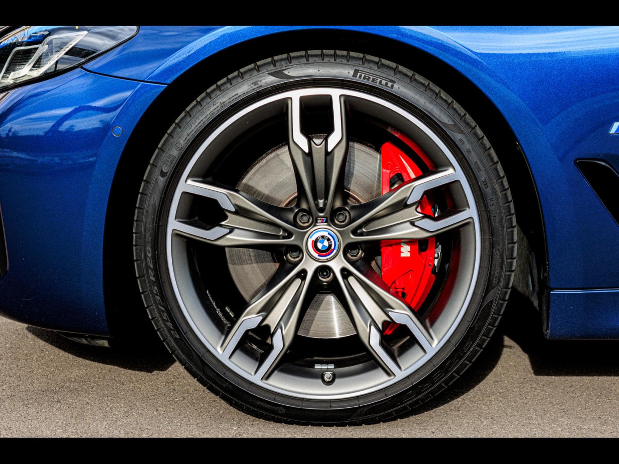 BMW M550 LIMOUSINE (G30) XDRIVE 530 CH - SERVICE INCLUSIVE 05/2029 - (2022) - Foto 9