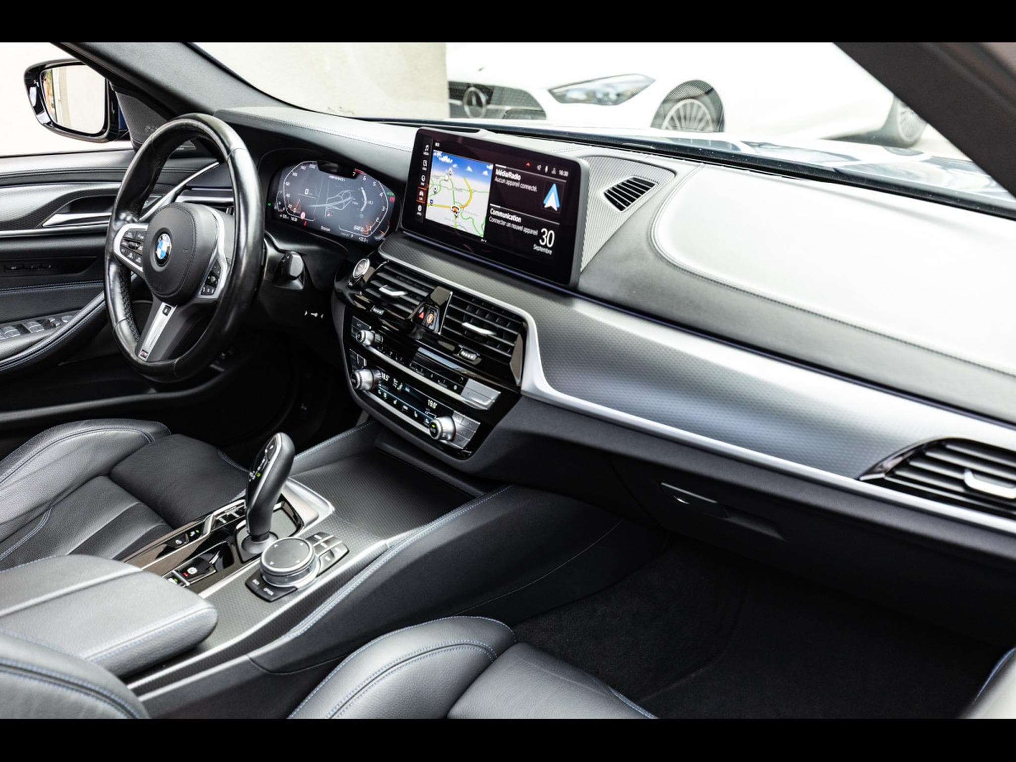 BMW M550 LIMOUSINE (G30) XDRIVE 530 CH - SERVICE INCLUSIVE 05/2029 - (2022) - Foto 13