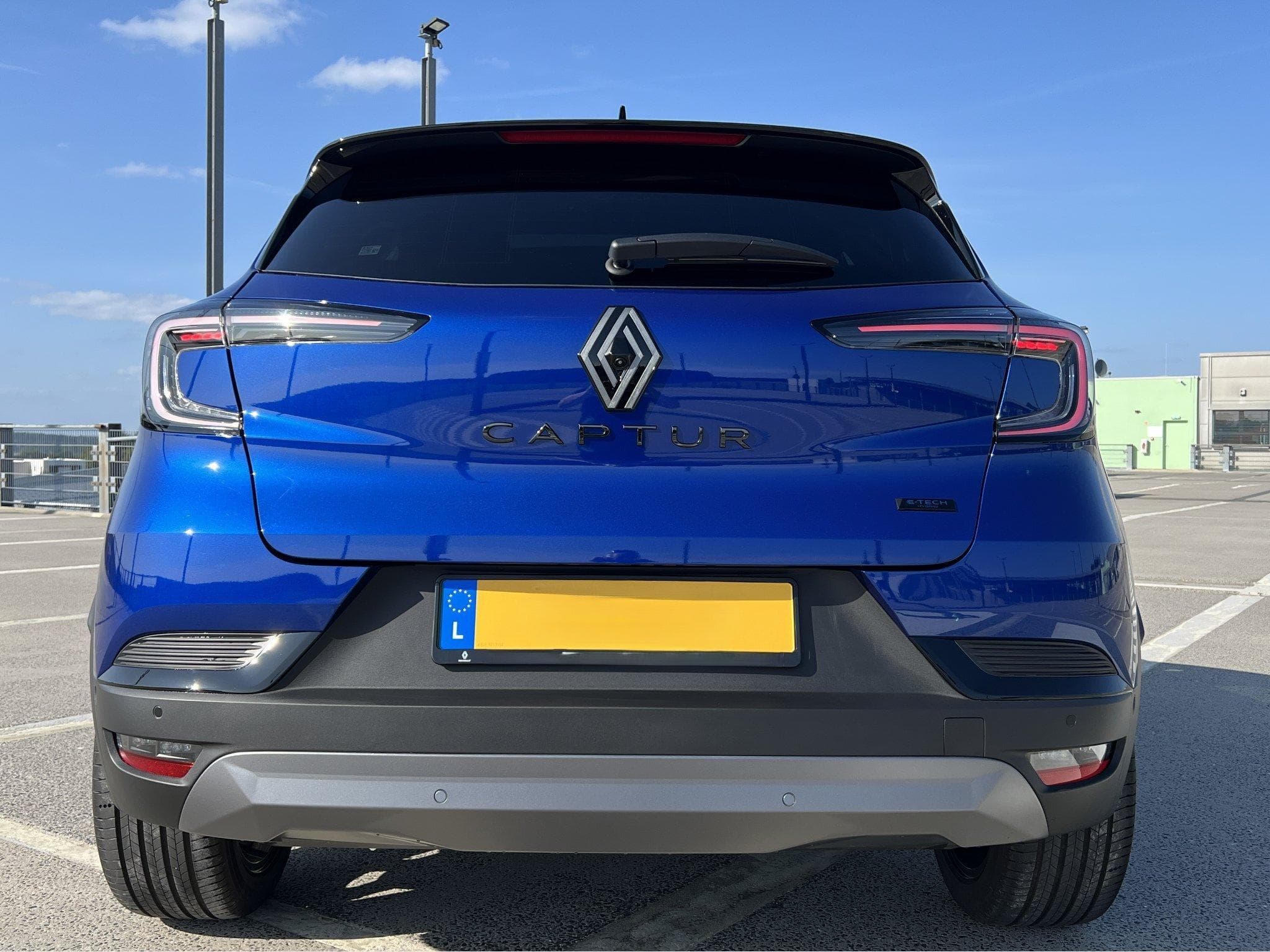 Renault Captur esprit Alpine Full Hybrid E-Tech 160 ch (2026) - Photo 3