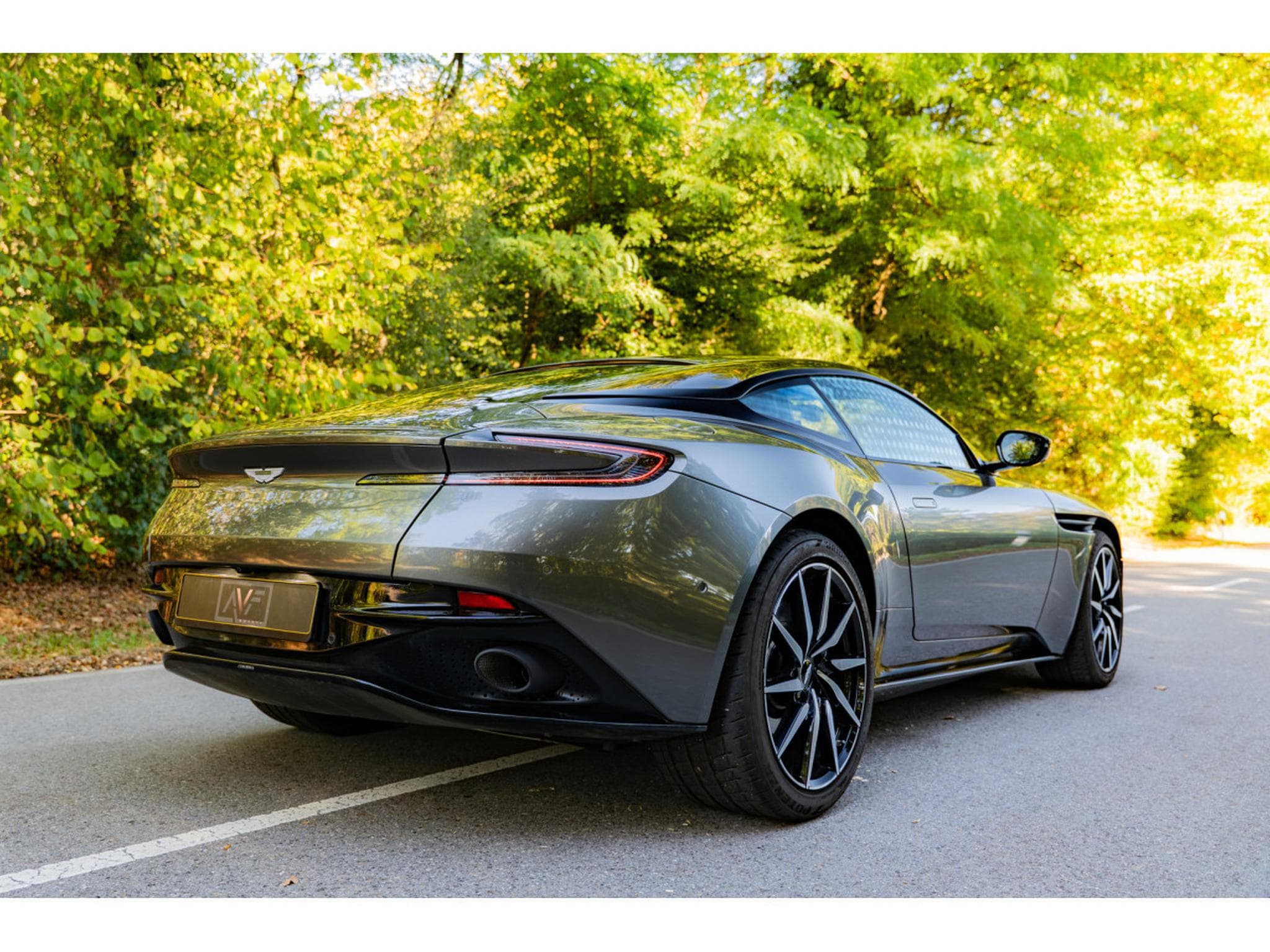 Aston-Martin DB11 Coupe V8 510cv - First hand - Black Pack (2021) - Photo 5