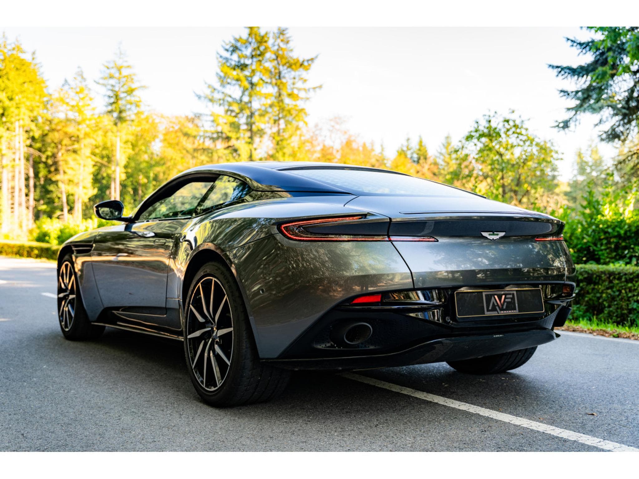 Aston-Martin DB11 Coupe V8 510cv - First hand - Black Pack (2021) - Photo 7