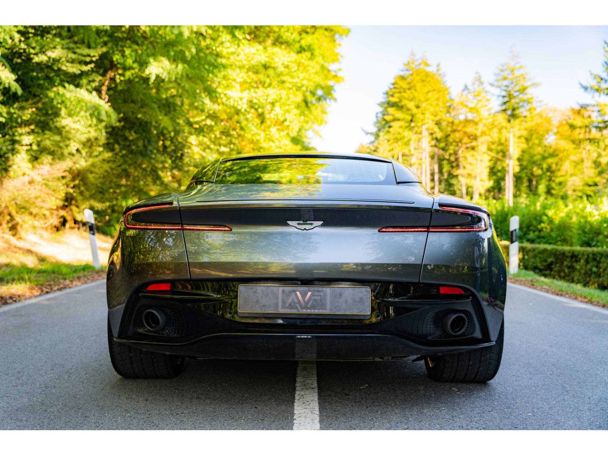 Aston-Martin DB11 Coupe V8 510cv - First hand - Black Pack (2021) - Photo 6