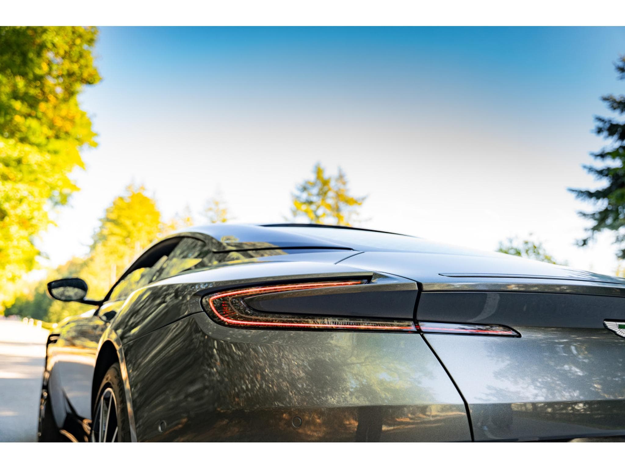 Aston-Martin DB11 Coupe V8 510cv - First hand - Black Pack (2021) - Photo 8
