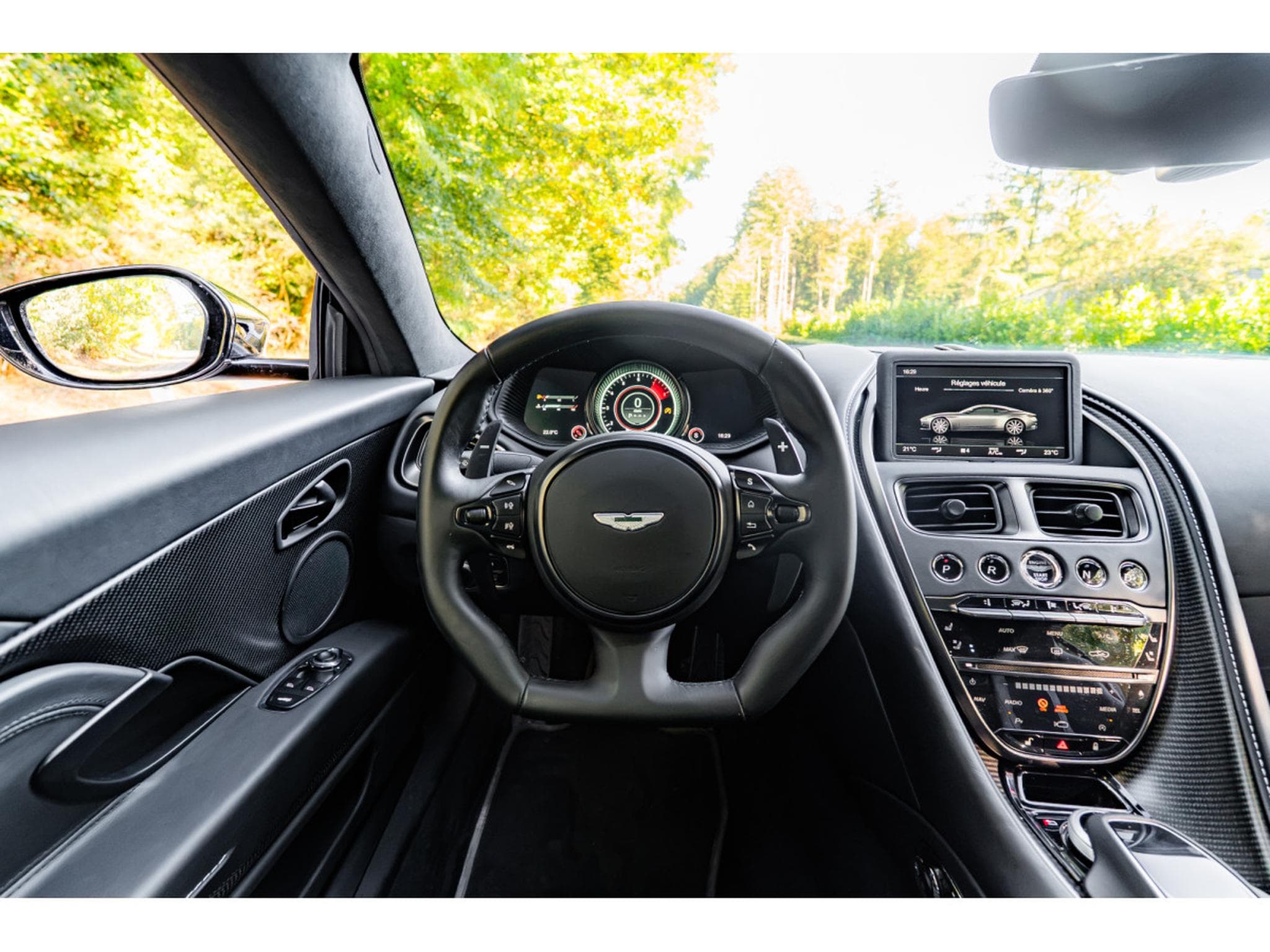 Aston-Martin DB11 Coupe V8 510cv - First hand - Black Pack (2021) - Photo 11