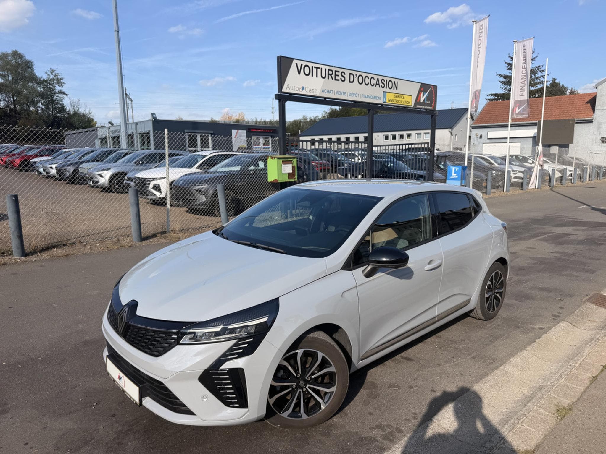 Renault Clio E-Tech 145 Hybride Intens (2024) - Foto 6