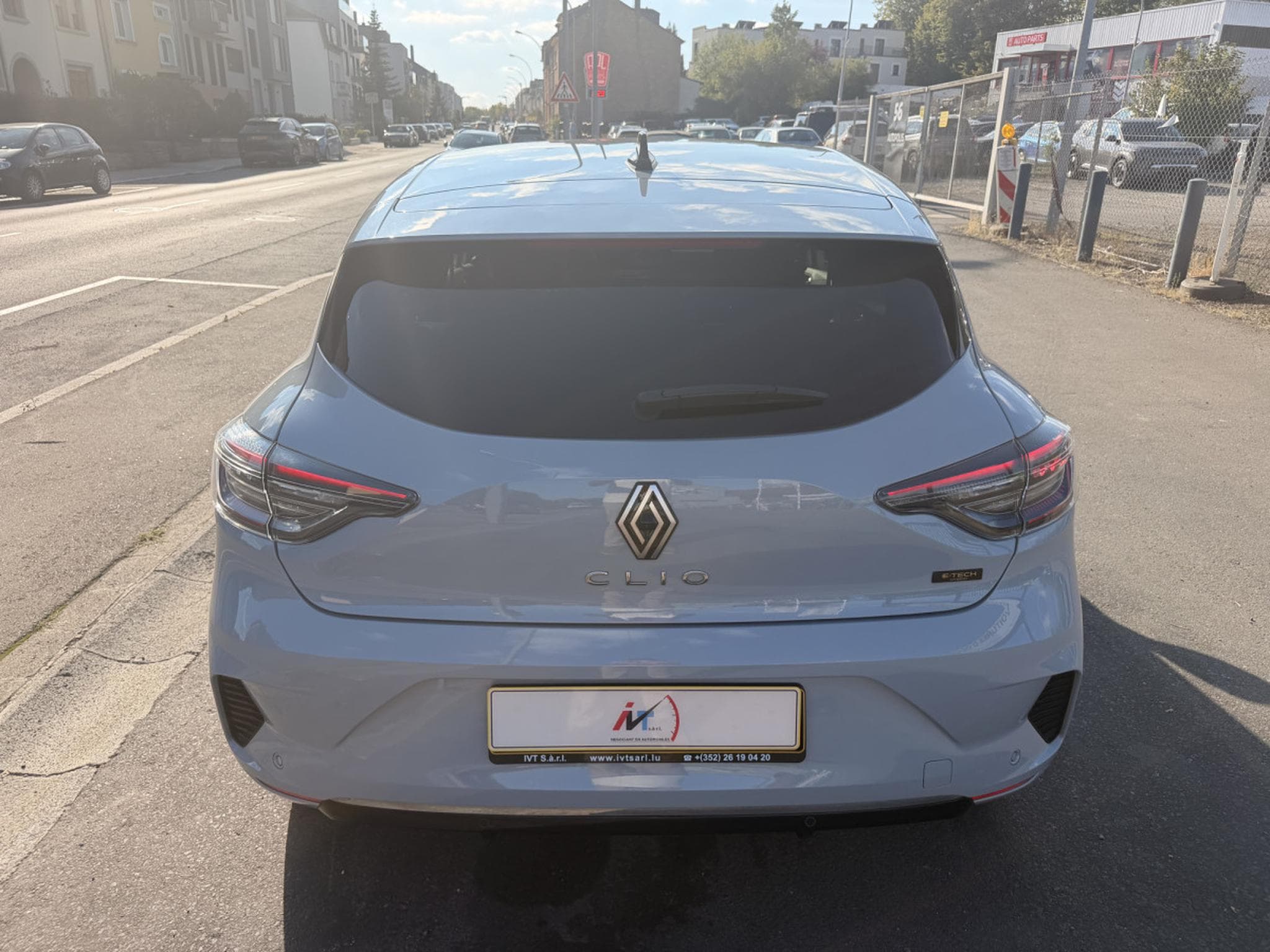 Renault Clio E-Tech 145 Hybride Intens (2024) - Foto 4