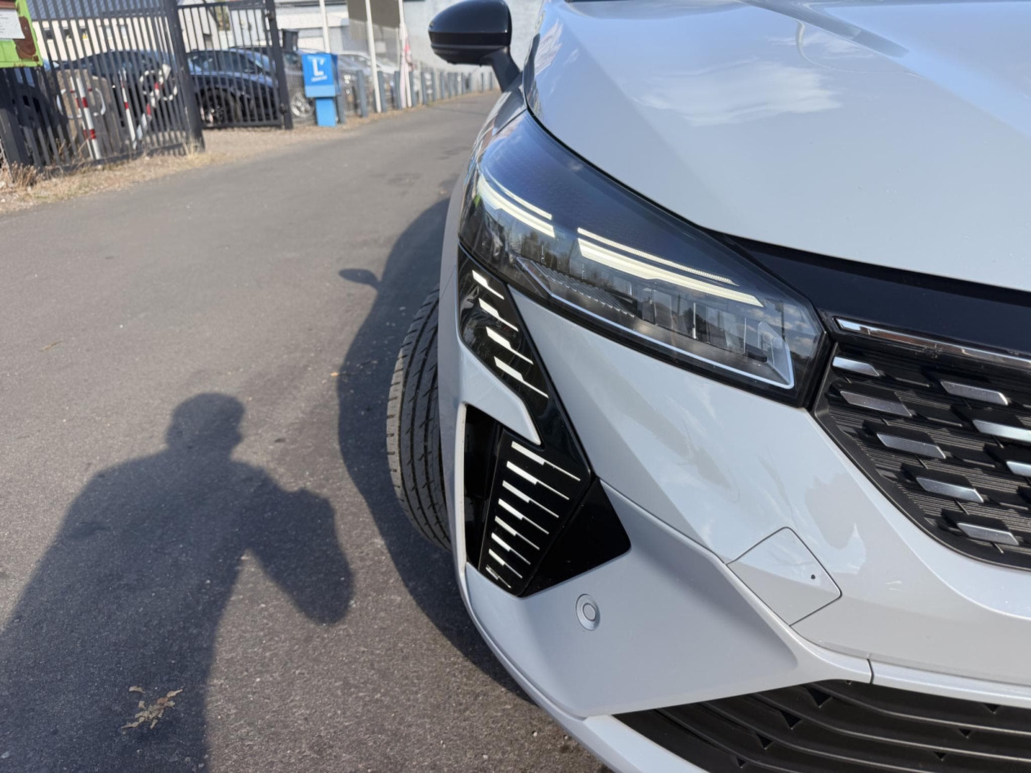 Renault Clio E-Tech 145 Hybride Intens (2024) - Foto 8