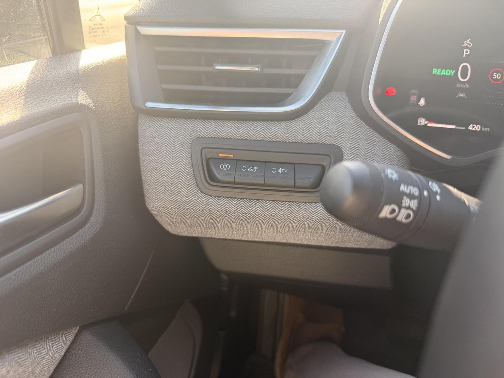 Renault Clio E-Tech 145 Hybride Intens (2024) - Foto 17