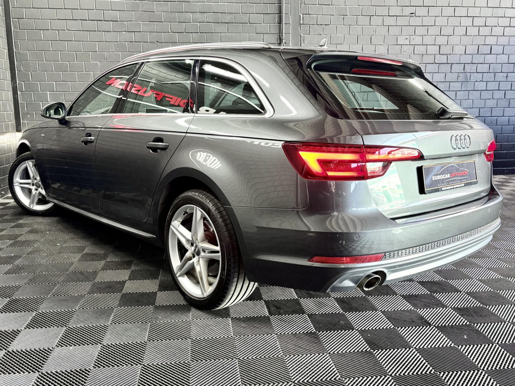 Audi A4 Avant S-Line 2.0 TDI 150 CV * HAYON * NAVI * (2018) - Photo 5