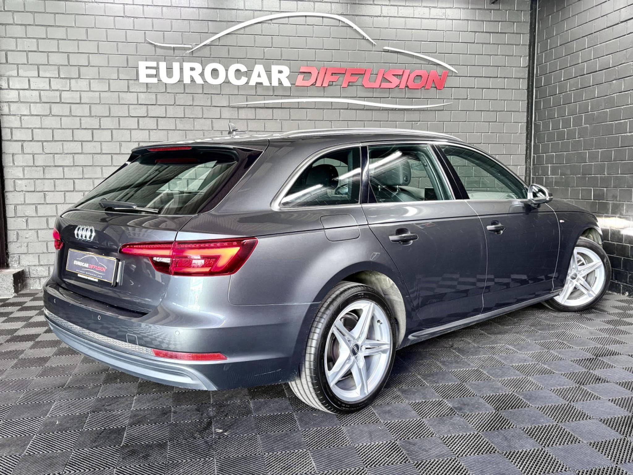 Audi A4 Avant S-Line 2.0 TDI 150 CV * HAYON * NAVI * (2018) - Photo 6