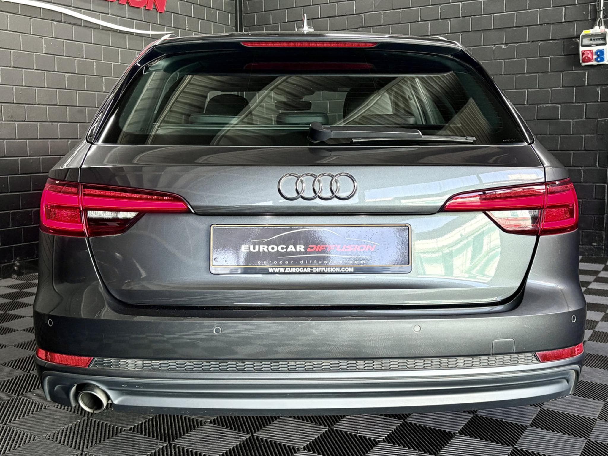 Audi A4 Avant S-Line 2.0 TDI 150 CV * HAYON * NAVI * (2018) - Photo 4