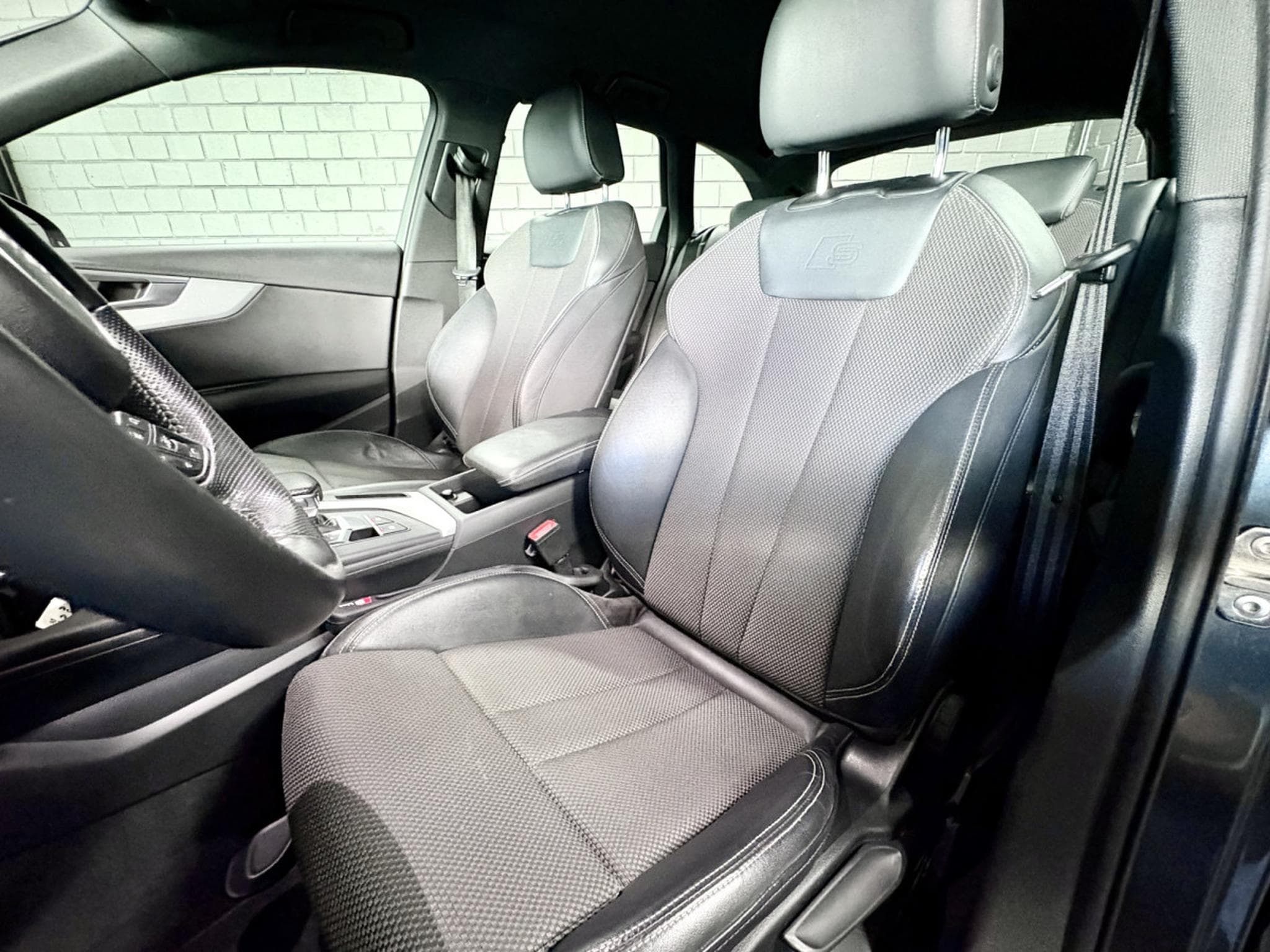 Audi A4 Avant S-Line 2.0 TDI 150 CV * HAYON * NAVI * (2018) - Photo 7