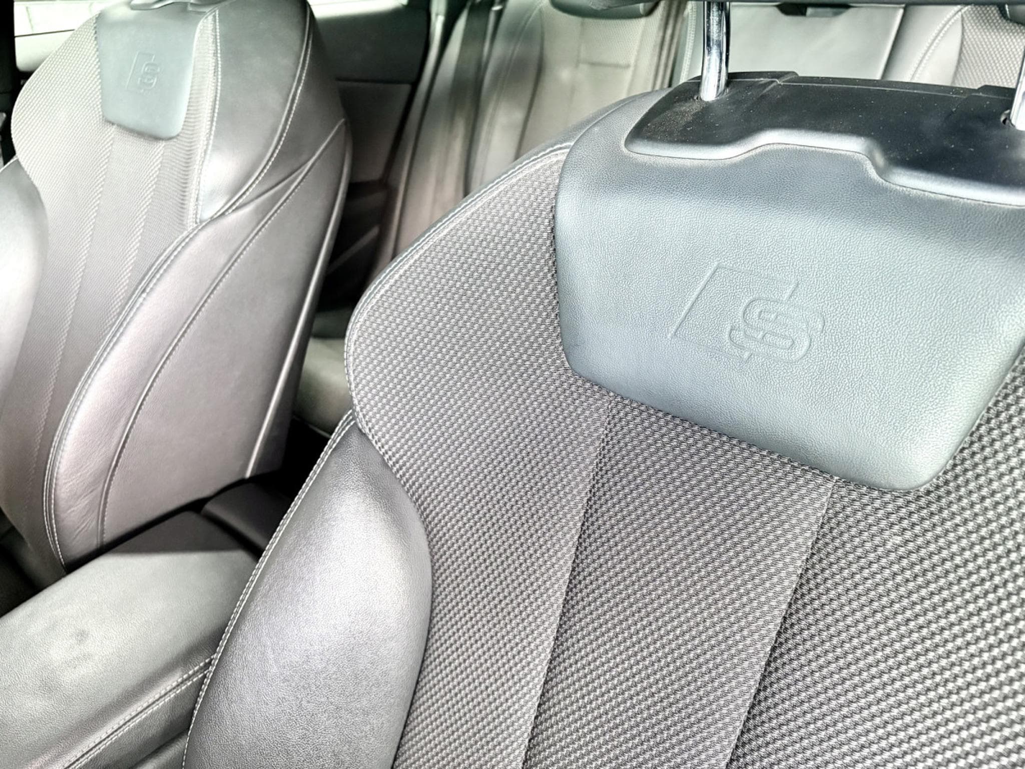 Audi A4 Avant S-Line 2.0 TDI 150 CV * HAYON * NAVI * (2018) - Photo 8