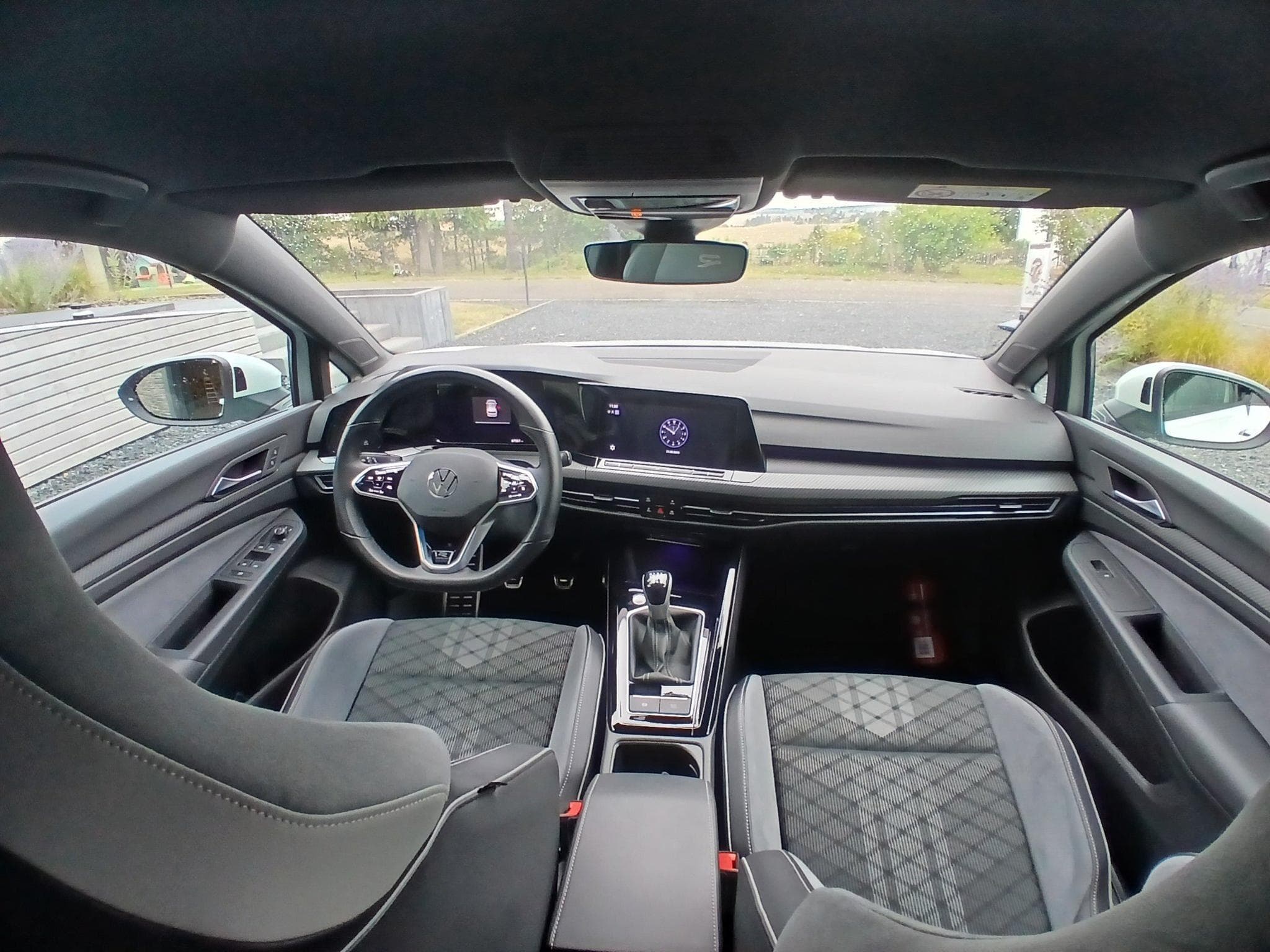 VW Golf VIII R-Line buiseness premium (2023) - Photo 2