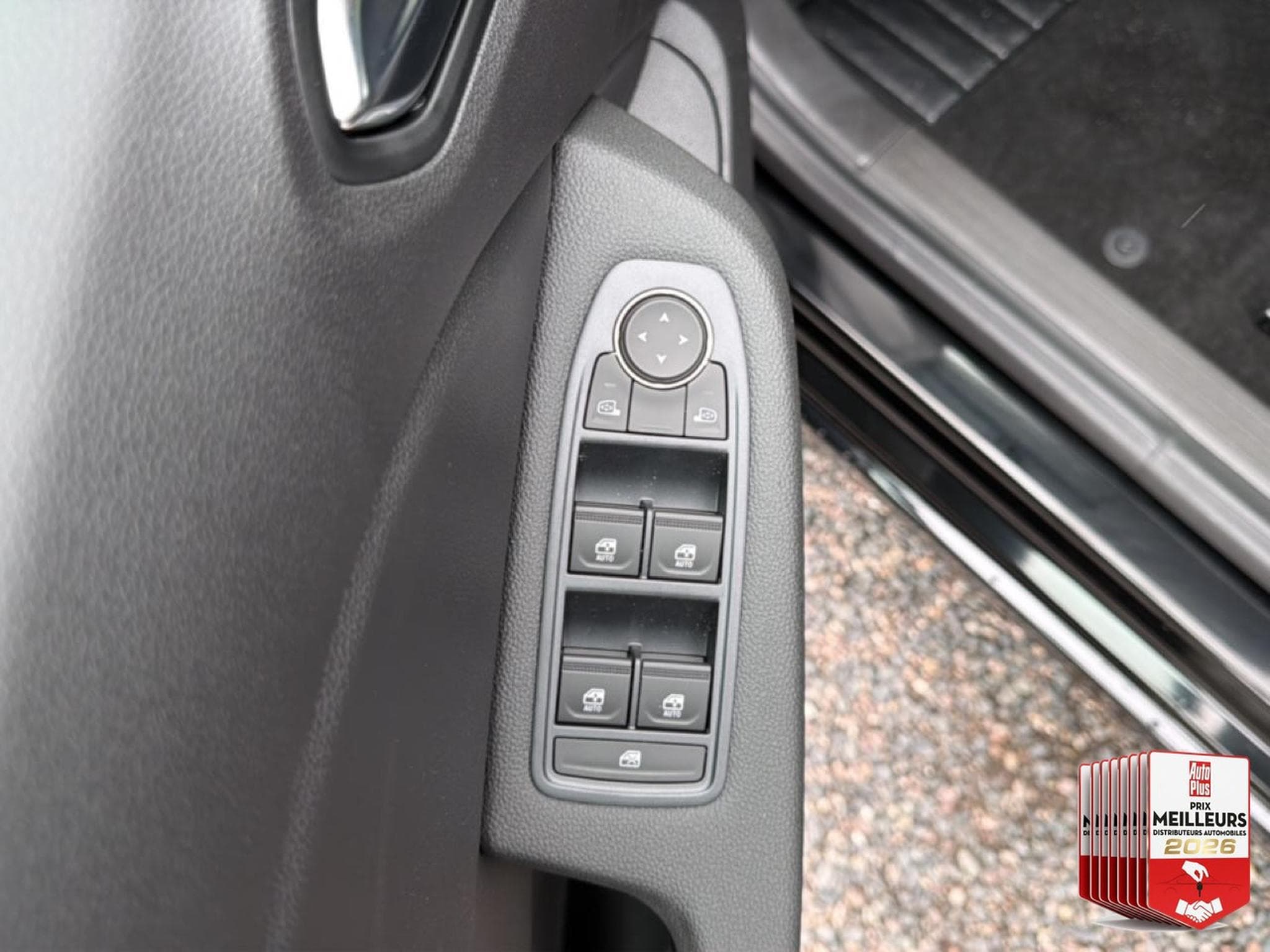 Renault Clio 1.0 TCE 90 EVOLUTION (2026) - Photo 17