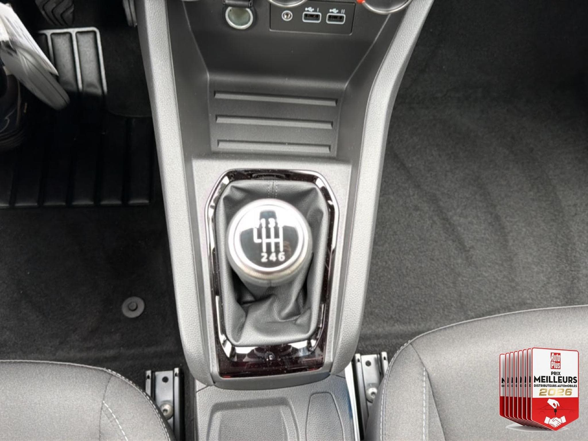 Renault Clio 1.0 TCE 90 EVOLUTION (2026) - Photo 32