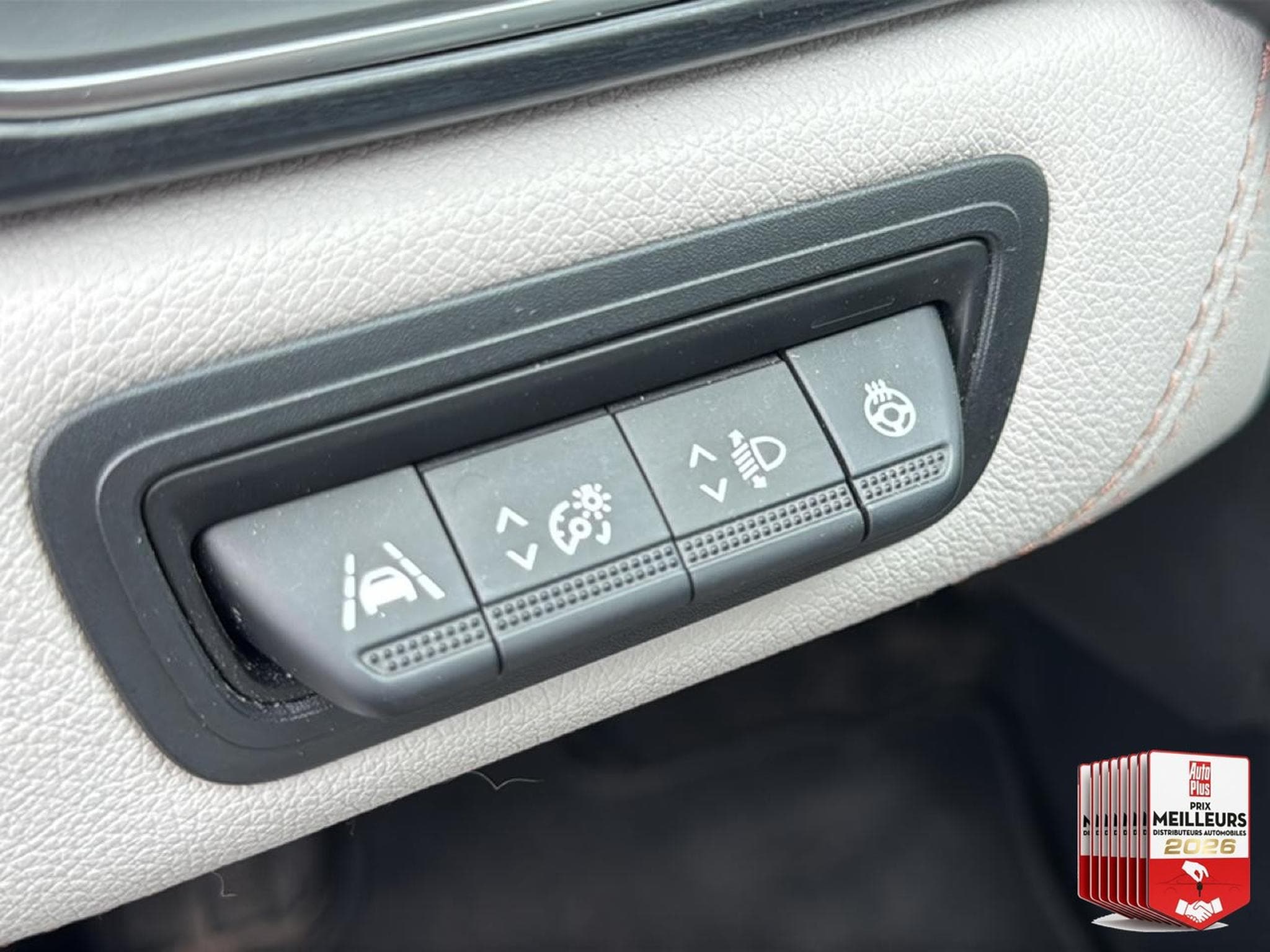 Renault Captur 1.5 BLUE DCI 115 INITIALE PARIS EDC (2020) - Photo 27