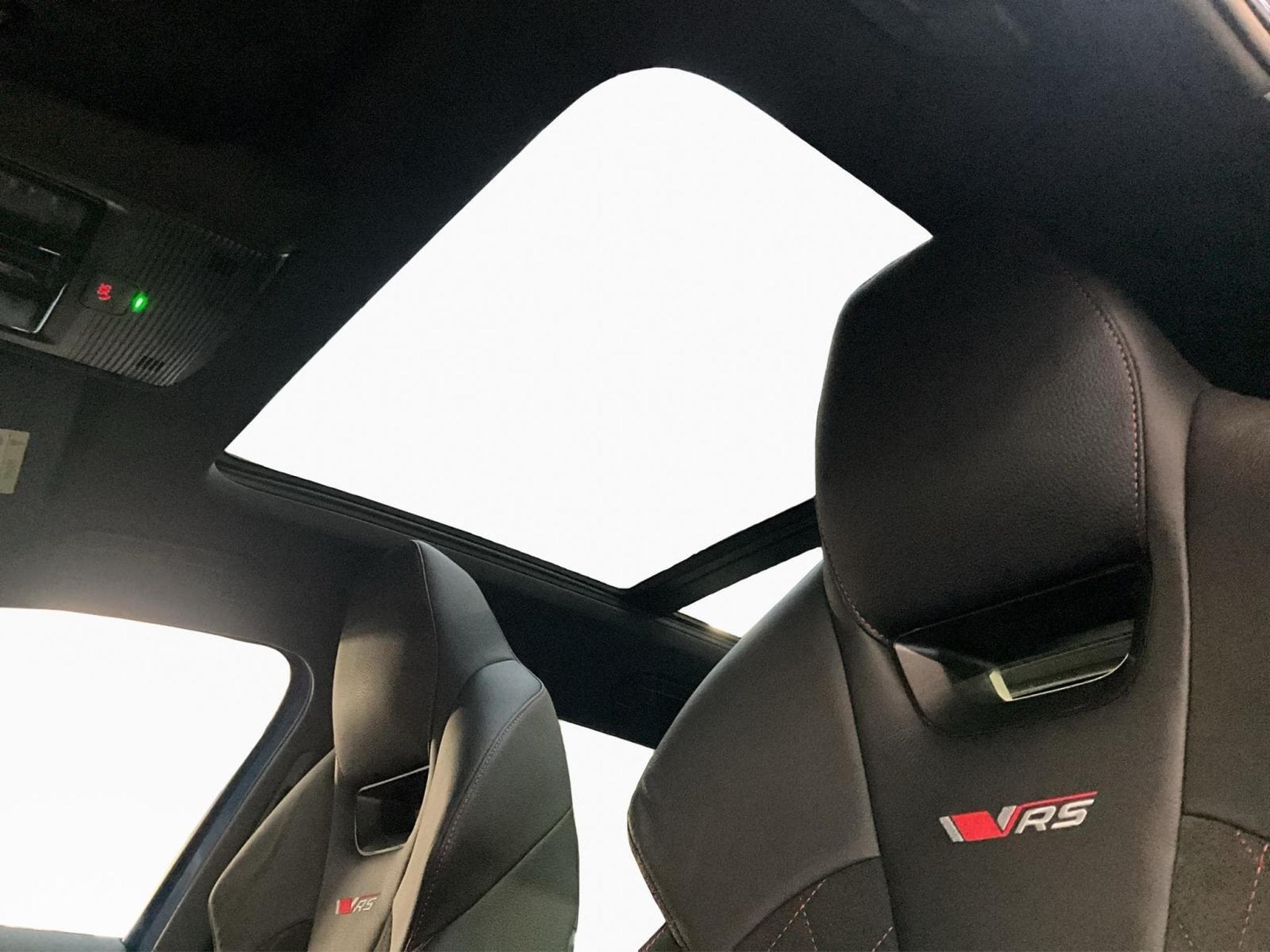 Skoda Octavia Rs+DSG+P.Assisted+Design-Suedia+Head-up+Pano+360° (2025) - Foto 15
