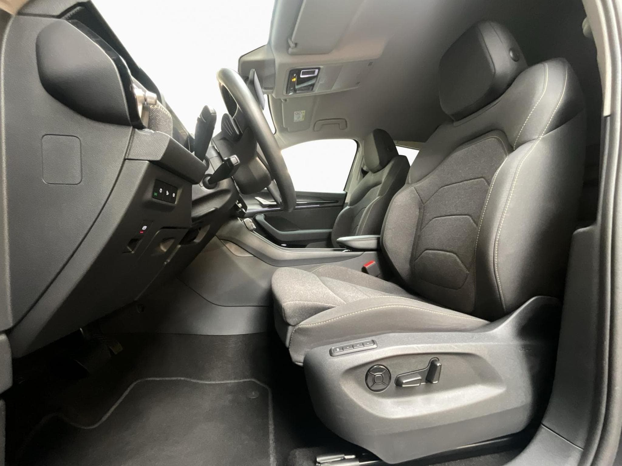 Skoda Kodiaq Selection+DSG+4x4+P.Convenience+LM19+AHK+P.Light&View (2025) - Foto 9