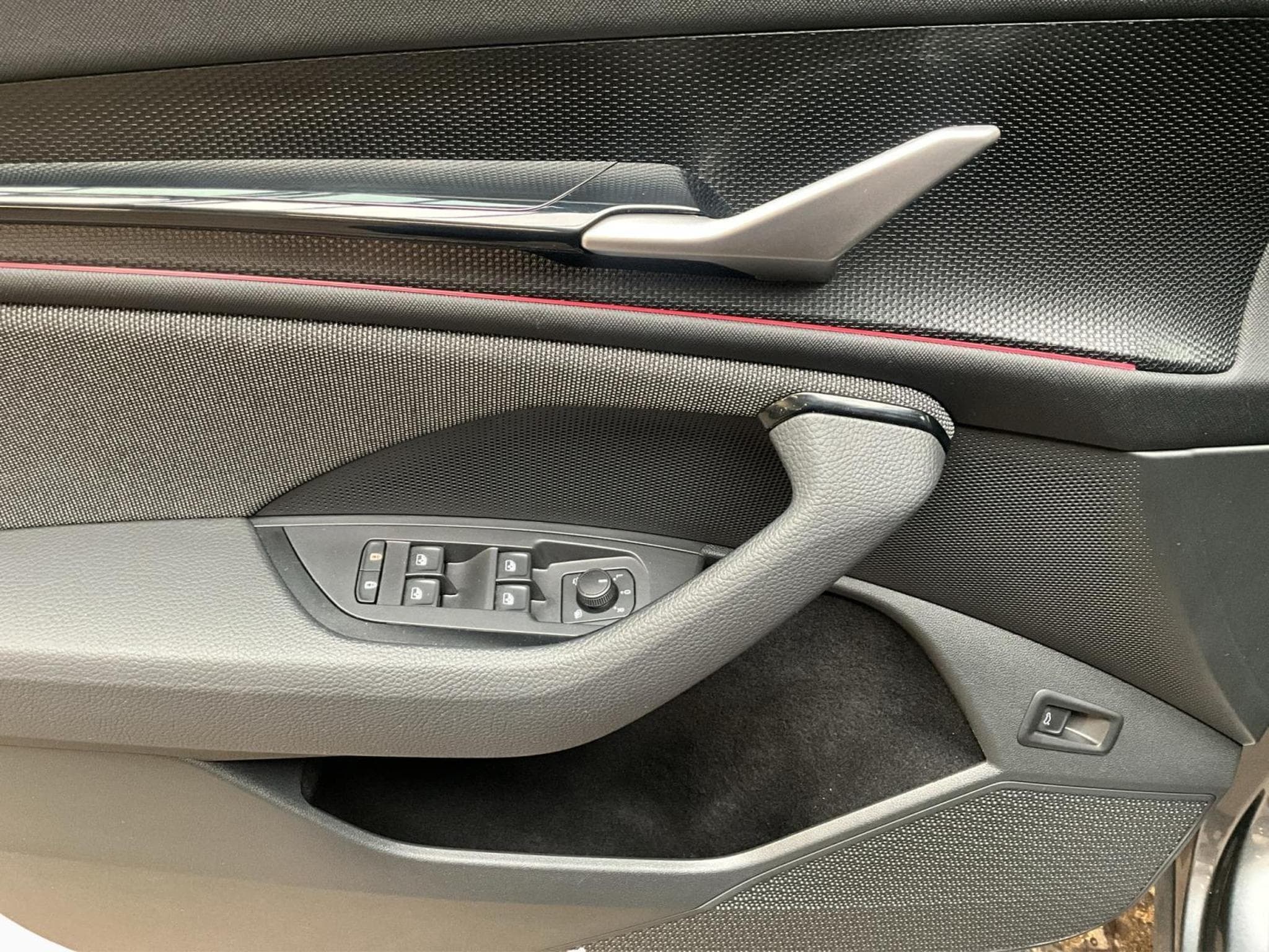 Skoda Kodiaq Selection+DSG+4x4+P.Convenience+LM19+AHK+P.Light&View (2025) - Foto 14