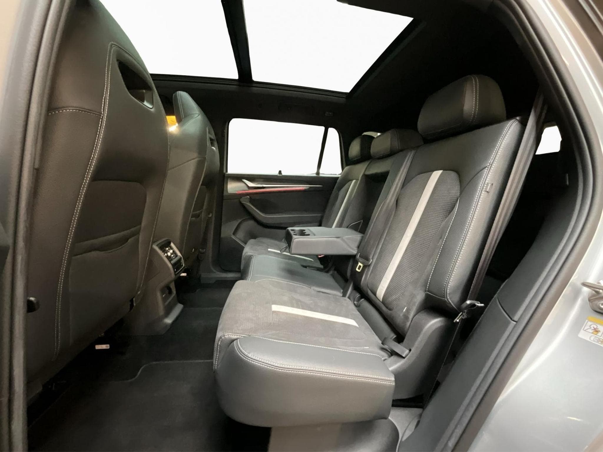 Skoda Kodiaq Sportsline+4x4+P.Simply&Clever+Standh.+LM20+AHK+P.Perf.+7Sit (2026) - Foto 16