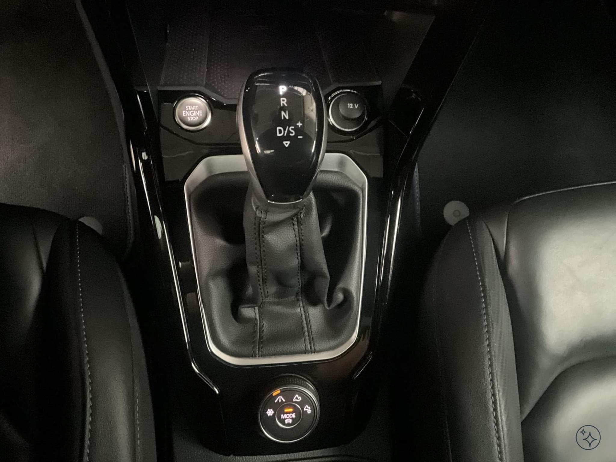 VW T-Roc R+DSG+4Motion+Matrix-Led+Navi+P.Leder+Black-style+Pano+Beats (2023) - Foto 12