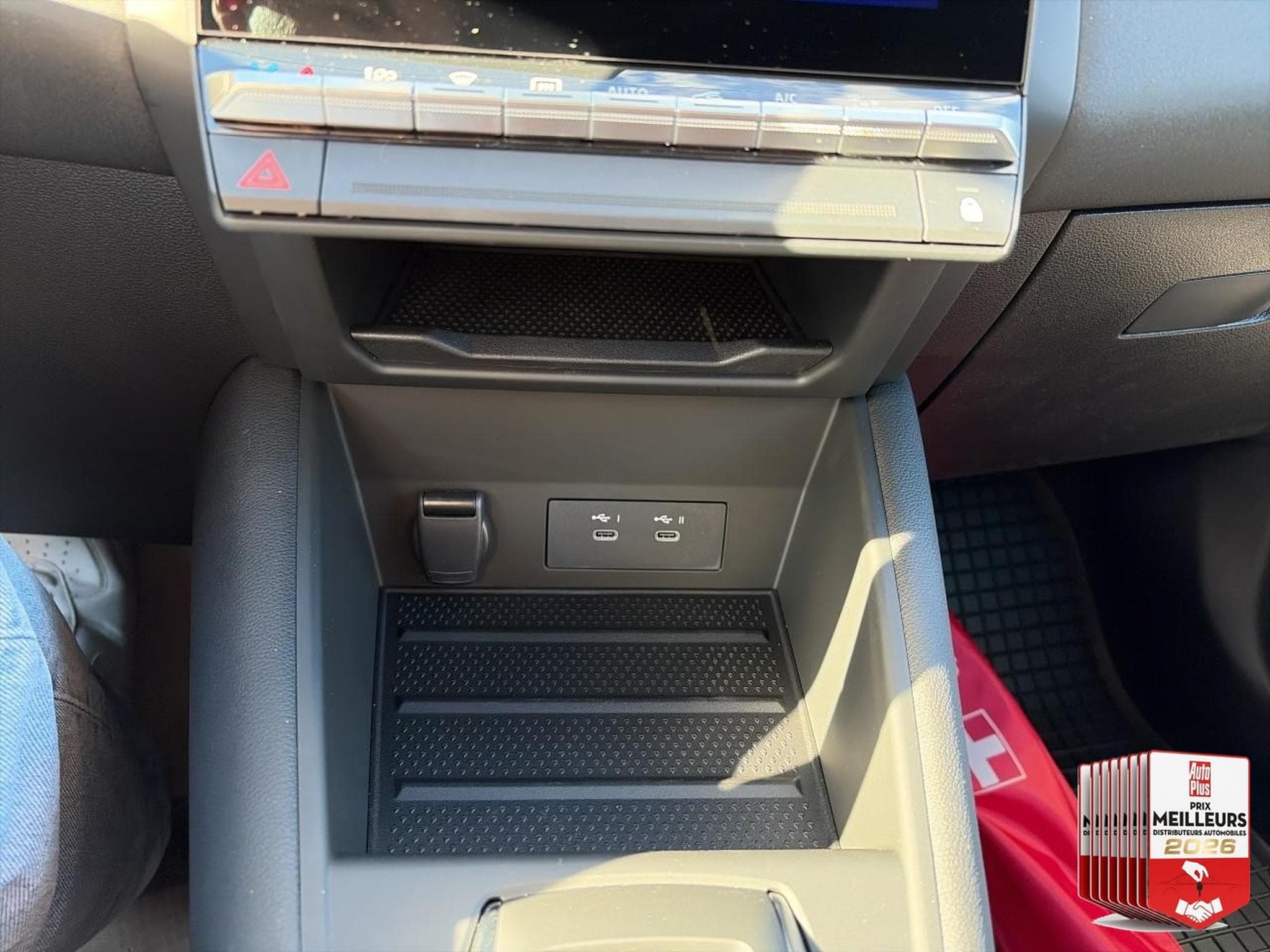 Renault SYMBIOZ 1.8 E-TECH FULL HYBRID 160 TECHNO (2026) - Foto 21