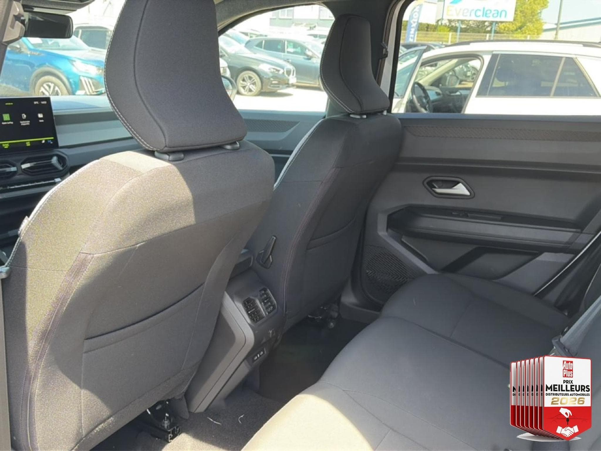 Dacia BIGSTER 1.2 MILD HYBRID 140 JOURNEY (2026) - Photo 26