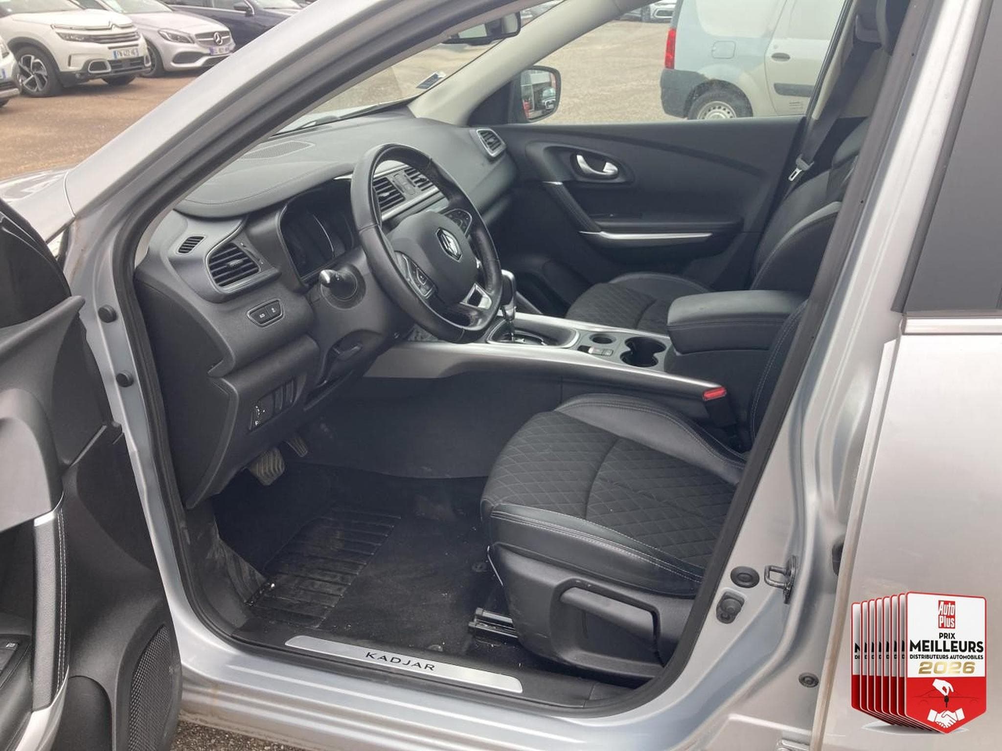 Renault KADJAR 1.3 TCE 160 INTENS EDC (2021) - Foto 12