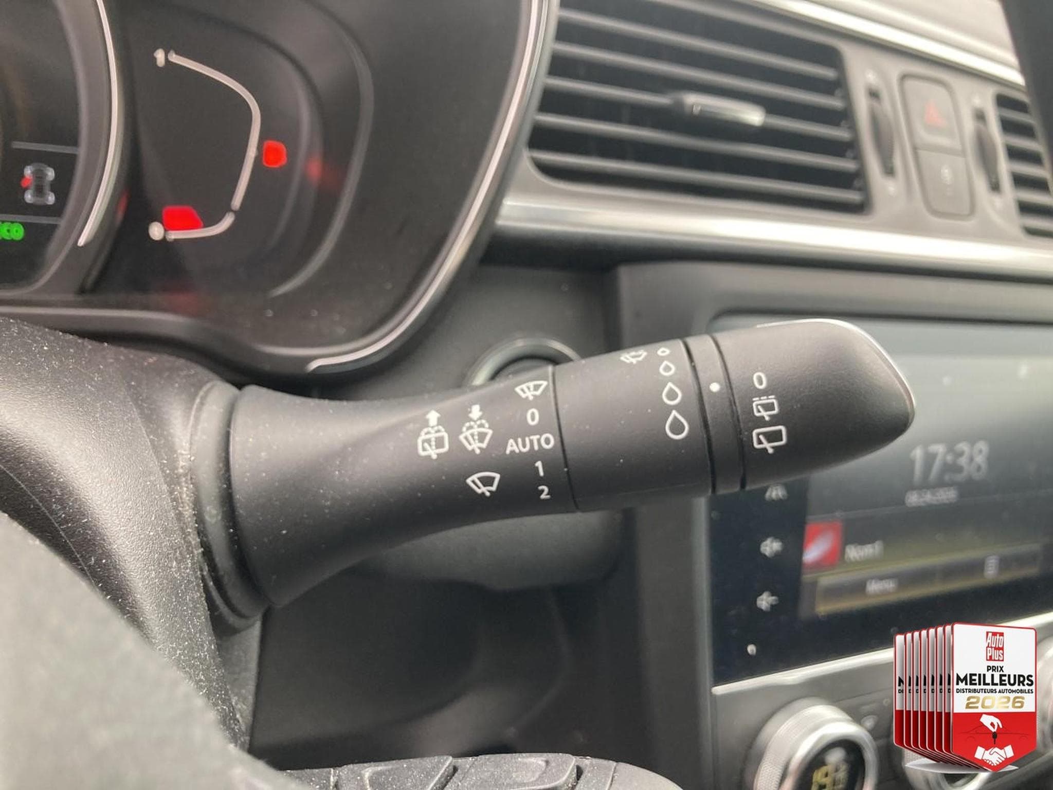 Renault KADJAR 1.3 TCE 160 INTENS EDC (2021) - Foto 18