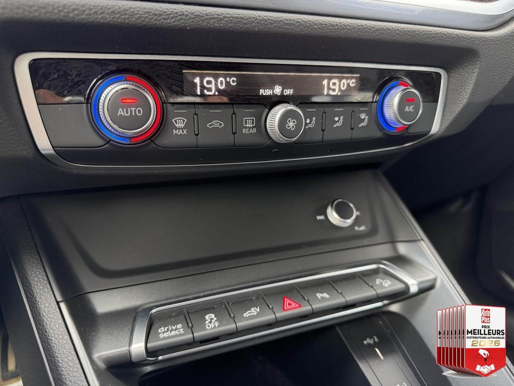 Audi Q3 45 TFSI E 245 S LINE S TRONIC 6 (2022) - Foto 21