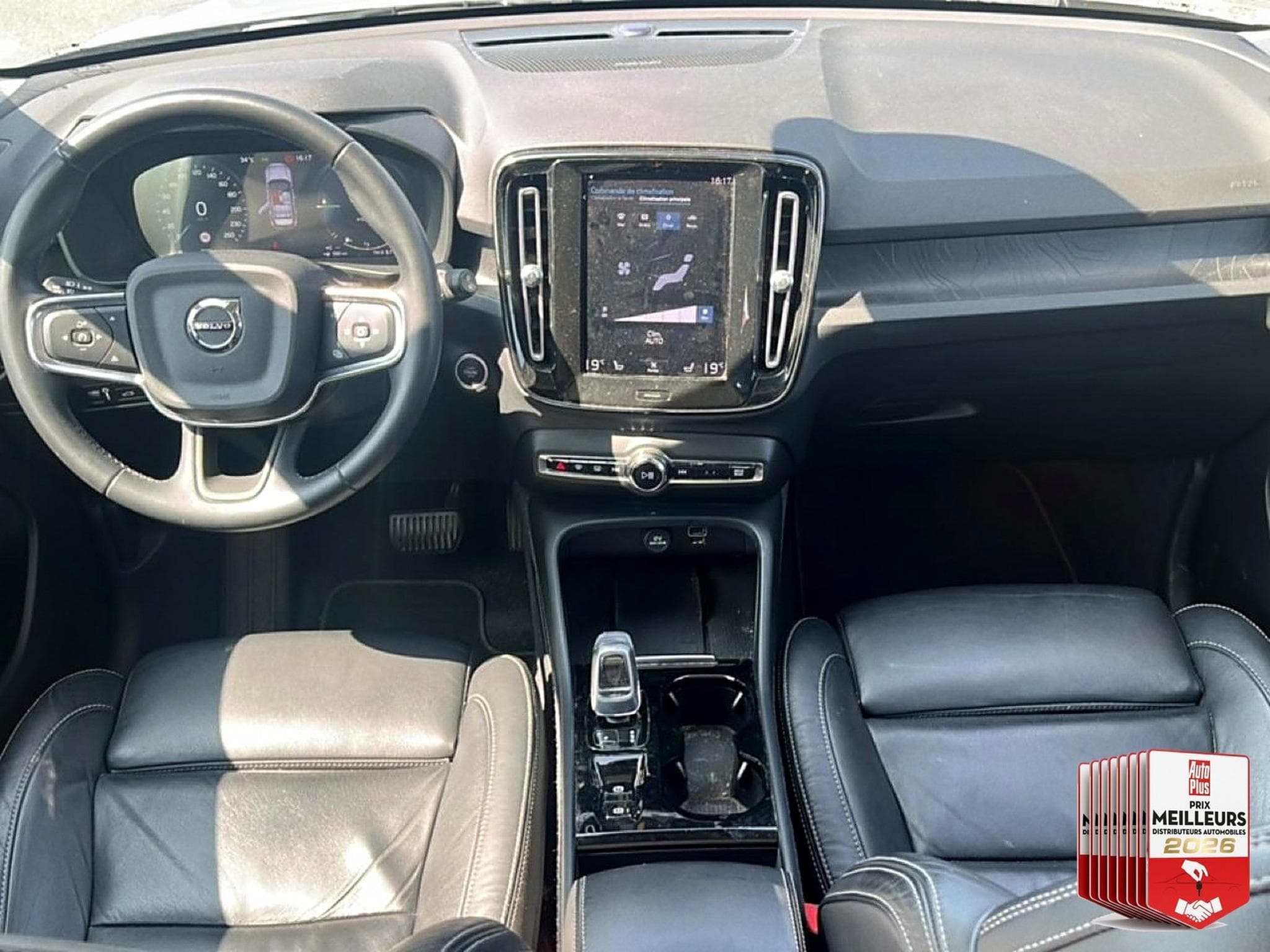 Volvo XC40 1.5 T5 262 ULTIMATE (2023) - Photo 10