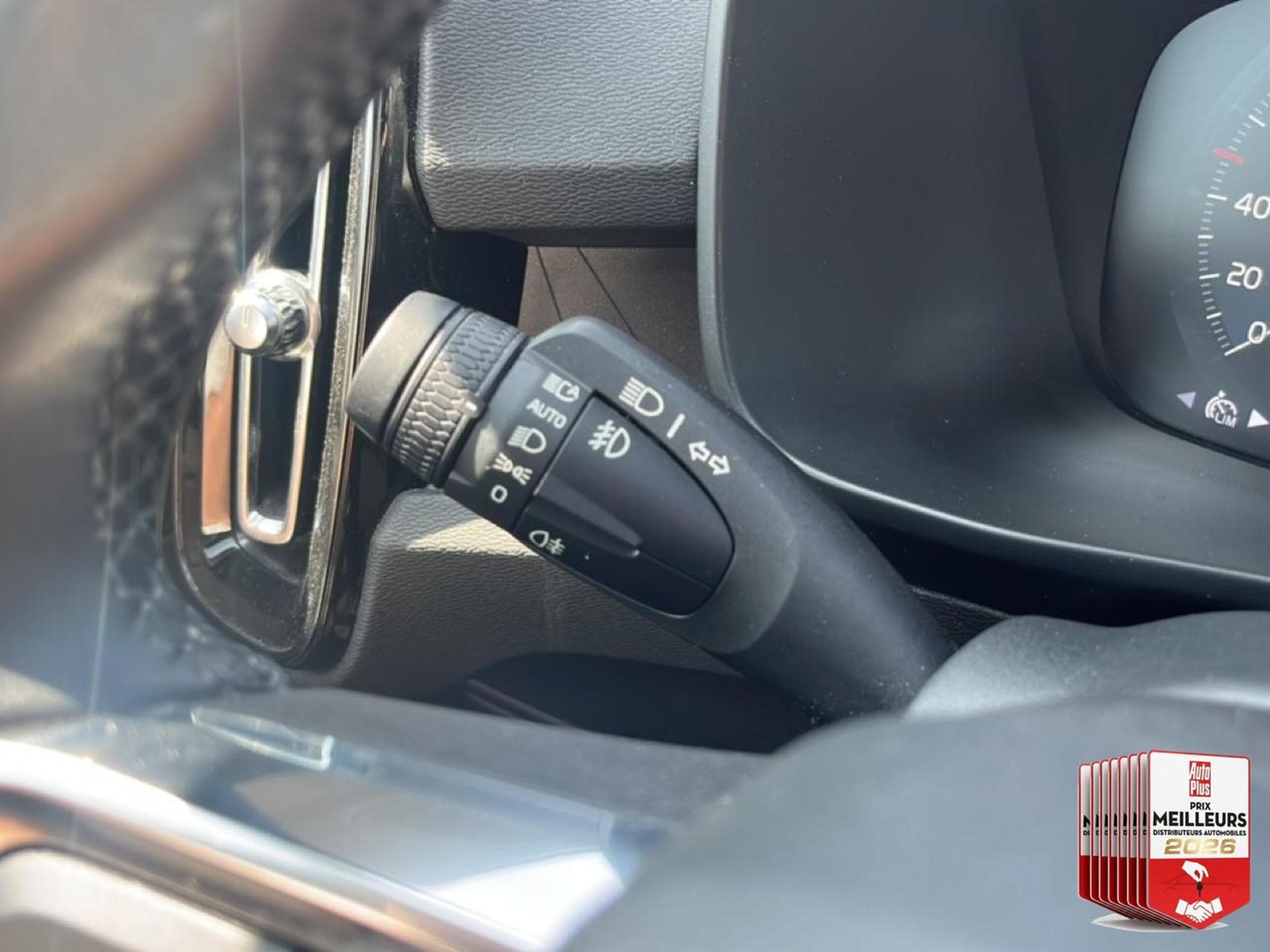 Volvo XC40 1.5 T5 262 ULTIMATE (2023) - Photo 29
