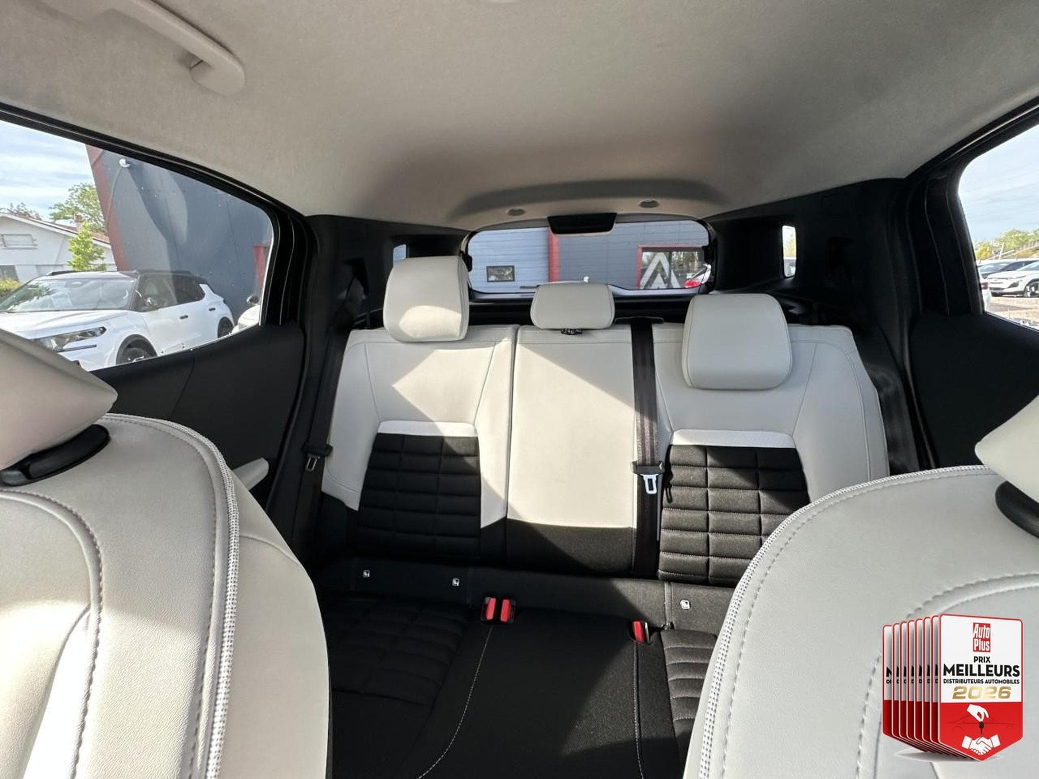 Citroen C3 AIRCROSS 1.2 HYBRIDE 145 MAX E-DCS6 (2026) - Photo 31