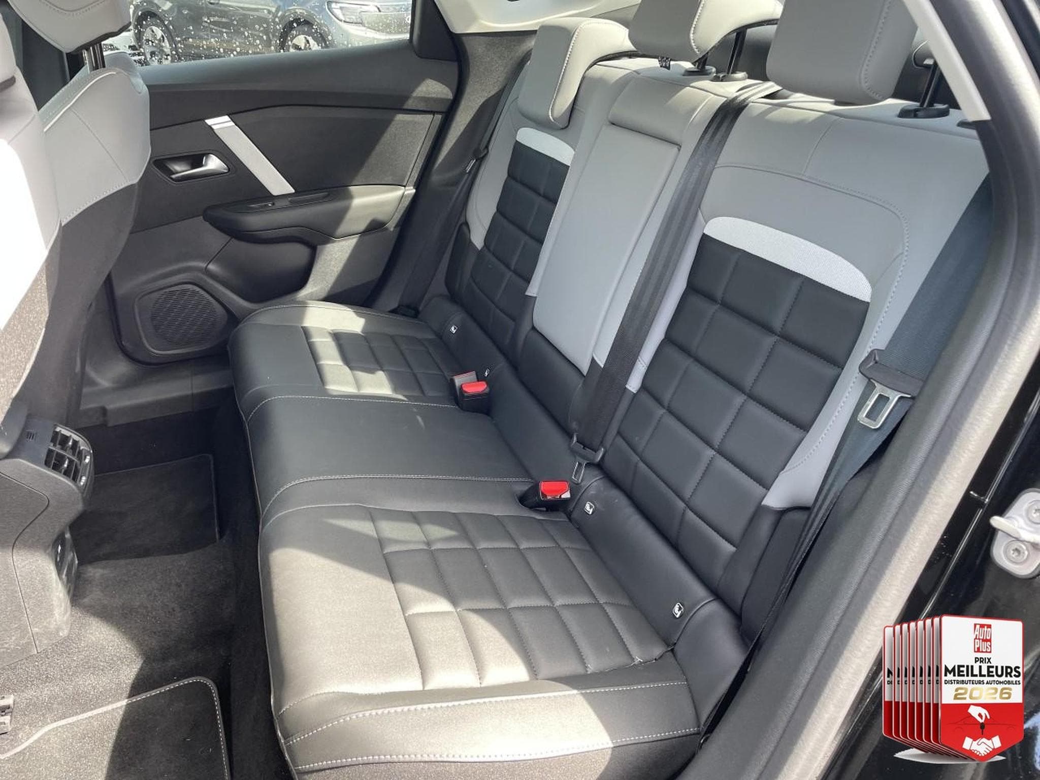 Citroën C4 X 1.2 HYBRIDE 145 MAX E-DCS6 (2025) - Foto 19