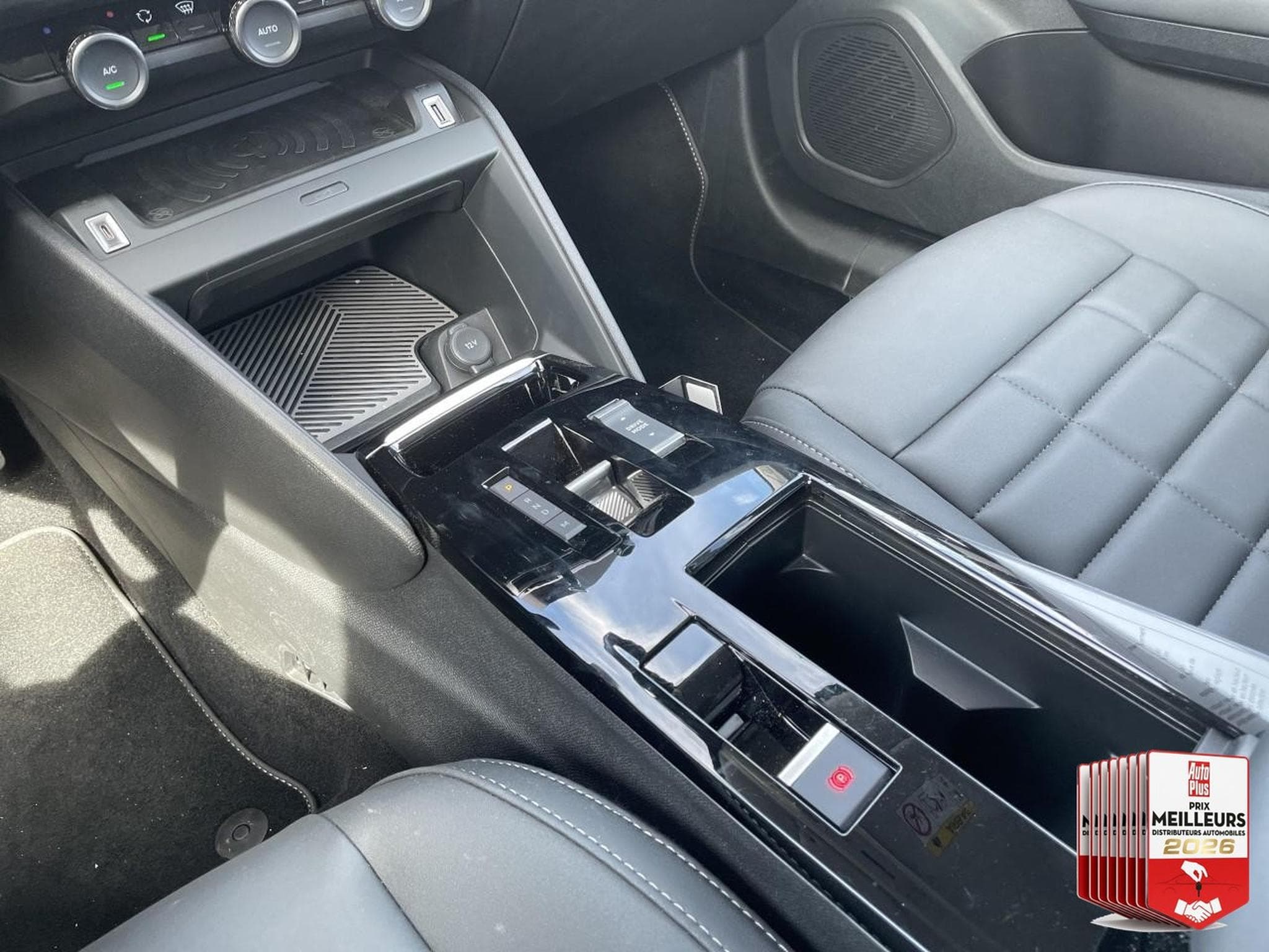 Citroën C4 X 1.2 HYBRIDE 145 MAX E-DCS6 (2025) - Foto 24