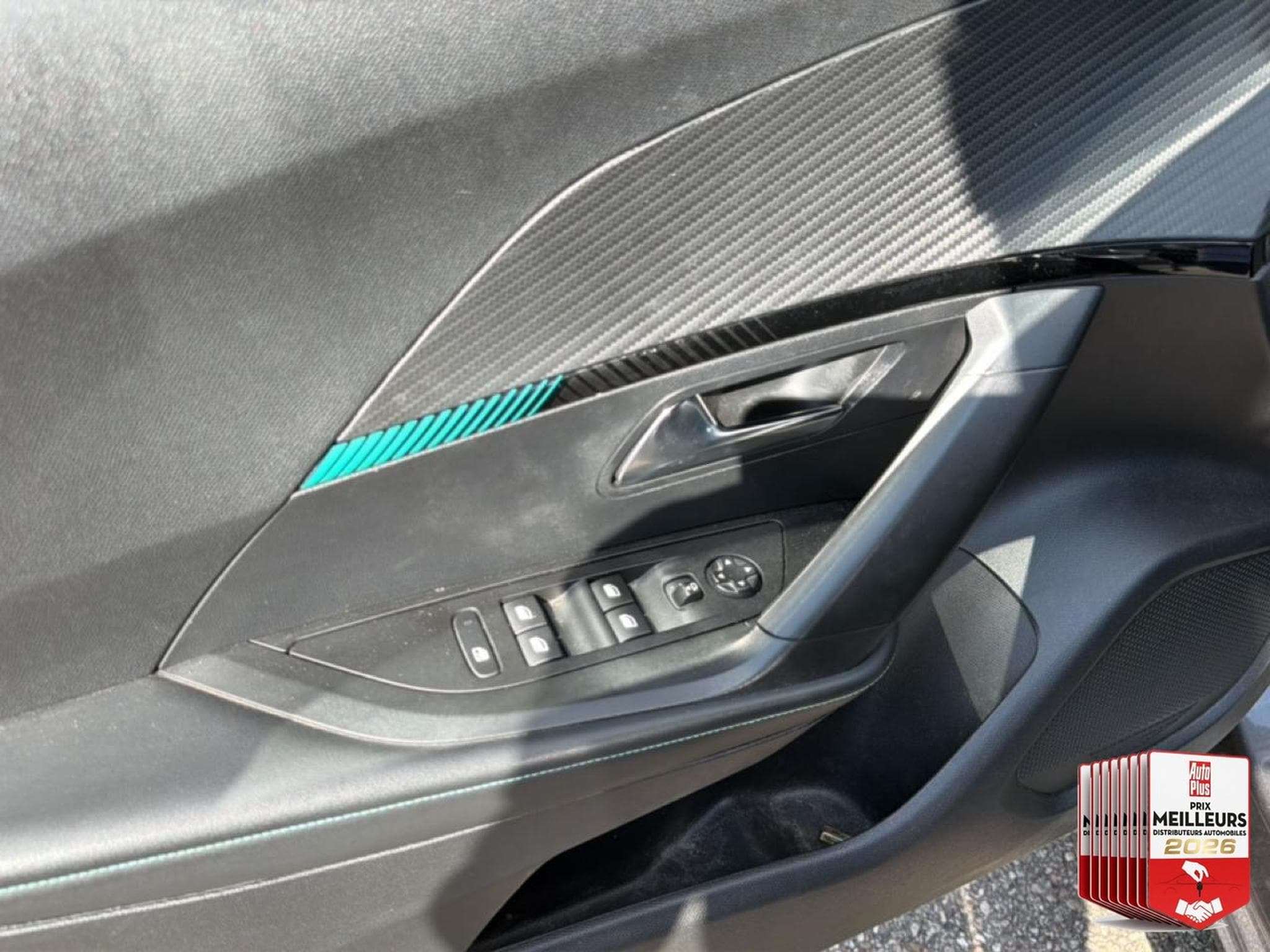 Peugeot 2008 1.5 BLUEHDI 110 S&S ALLURE PACK (2022) - Photo 16