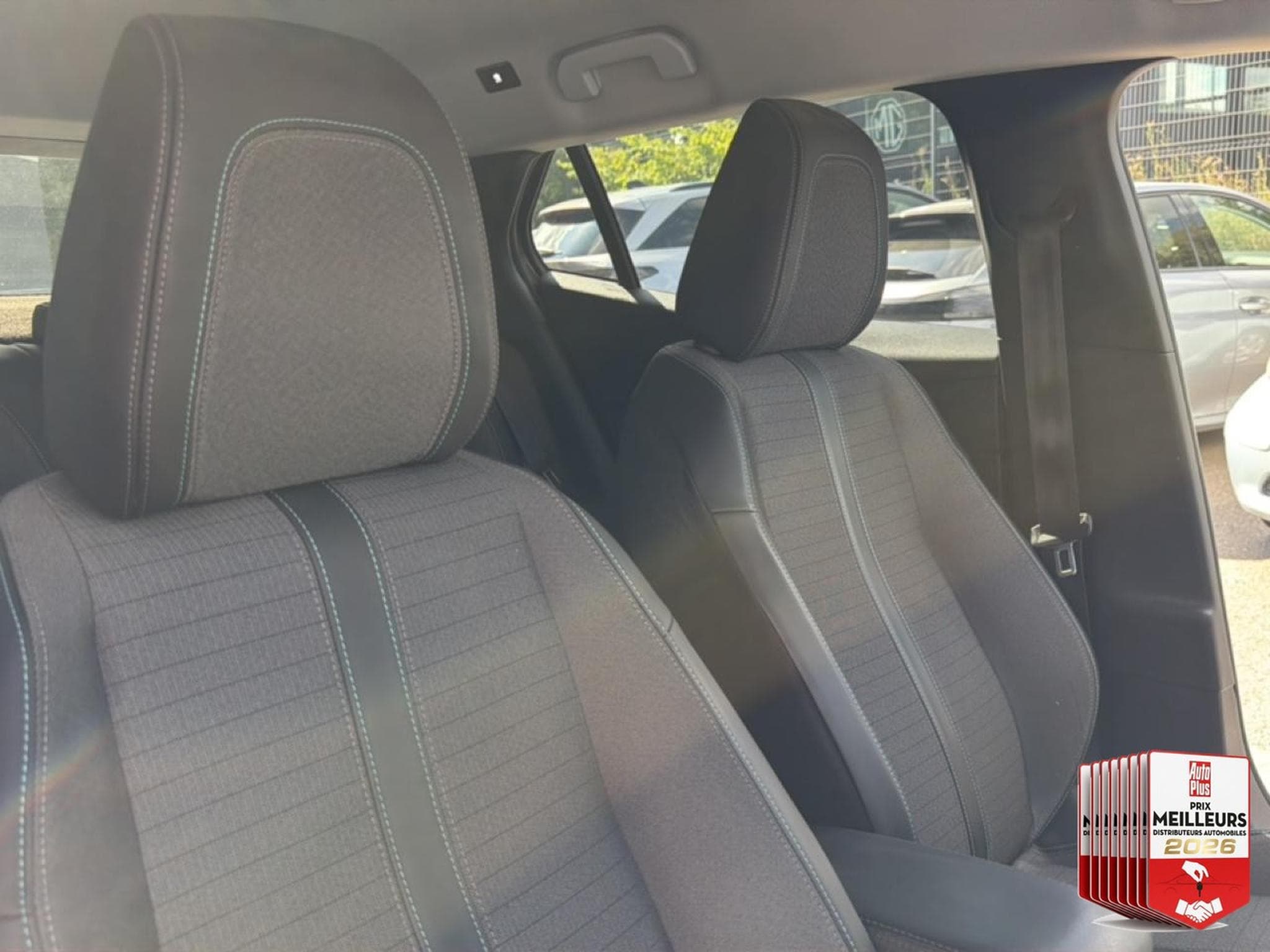 Peugeot 2008 1.5 BLUEHDI 110 S&S ALLURE PACK (2022) - Photo 21
