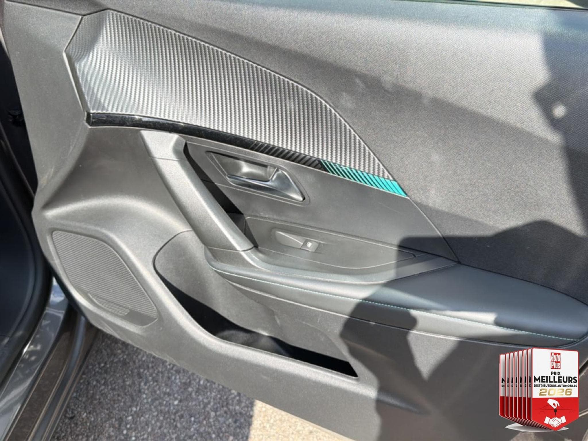 Peugeot 2008 1.5 BLUEHDI 110 S&S ALLURE PACK (2022) - Photo 20