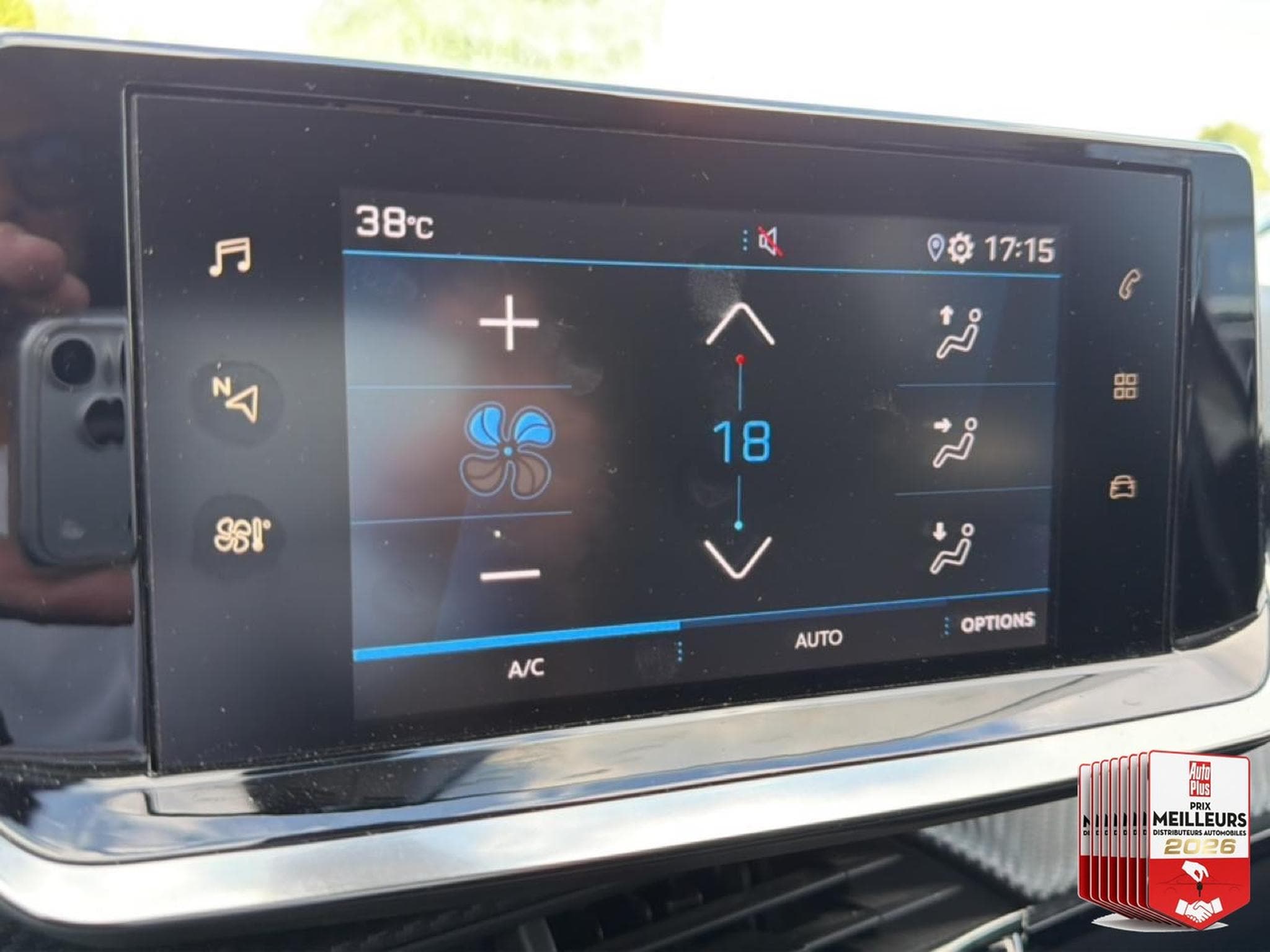 Peugeot 2008 1.5 BLUEHDI 110 S&S ALLURE PACK (2022) - Photo 24